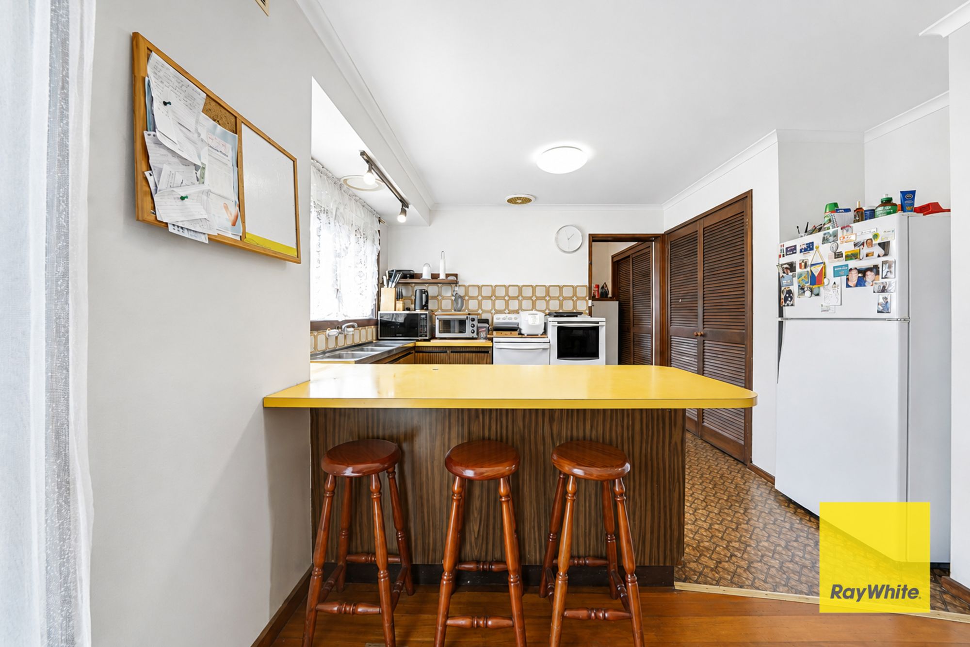 52 Marlborough Crescent — photo 10 of 19