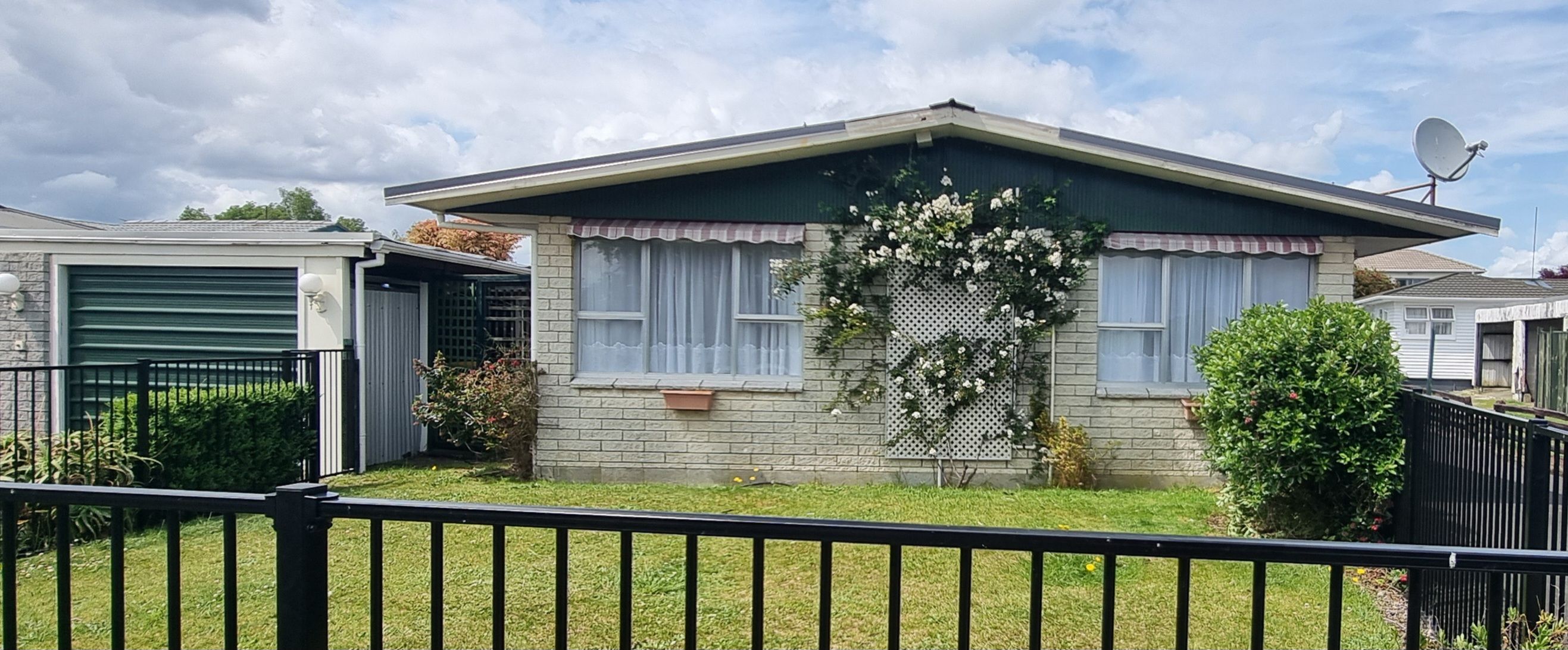 Cozy and Convenient Townside Living 1