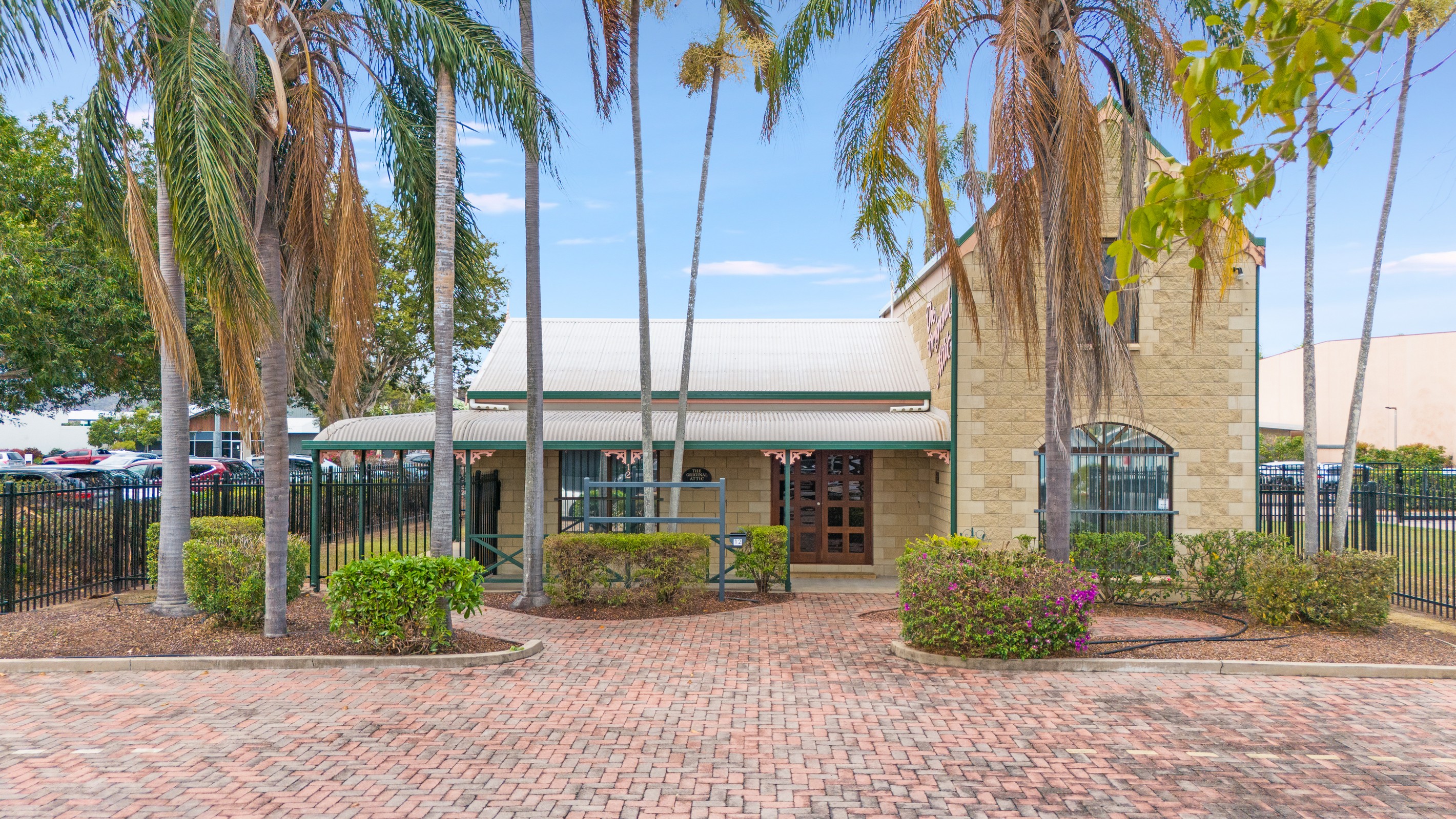 12 Castlemaine Street, Kirwan, QLD 4817