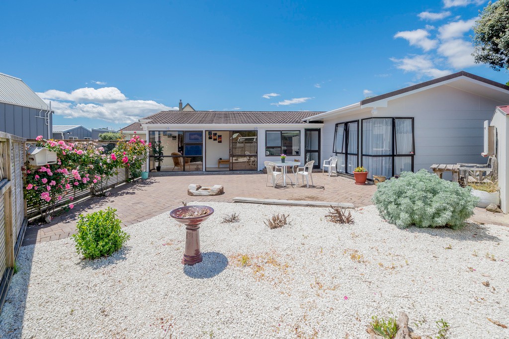 12 Goldie Place, Waikanae Beach, Kapiti Coast District