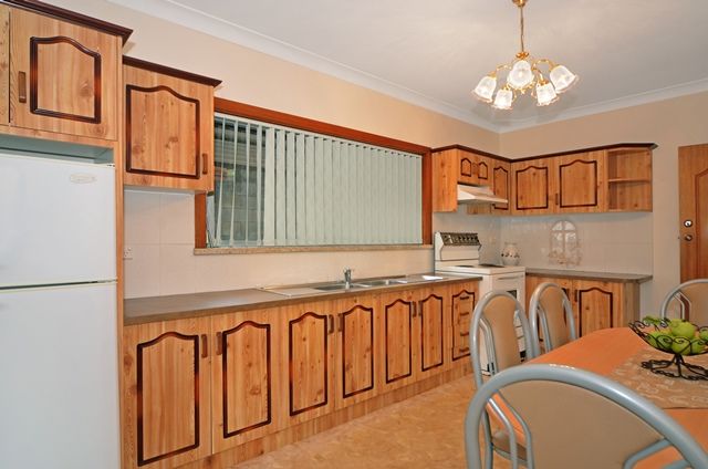 56 Mirrabooka Road, Lake Heights, NSW 2502