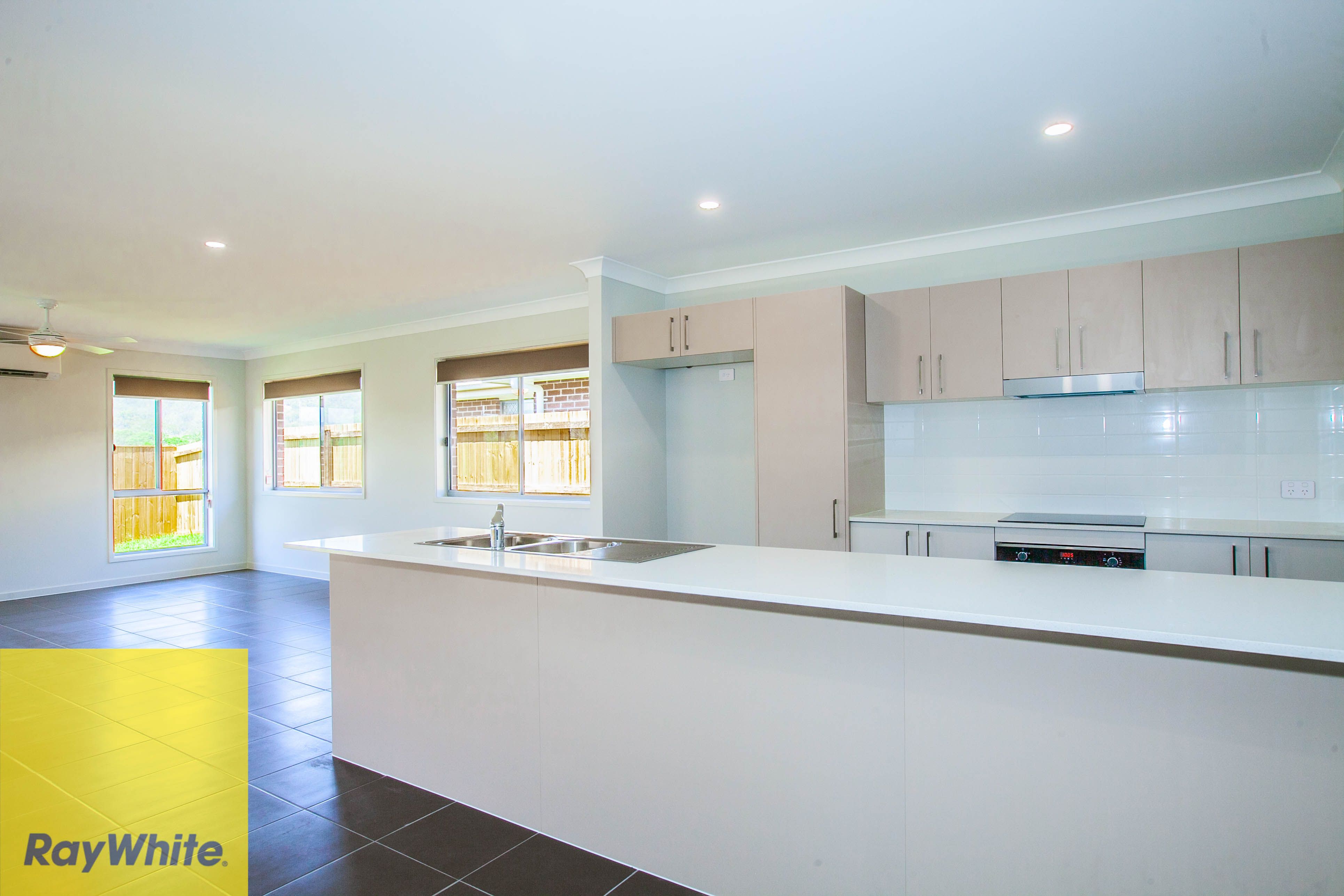 10 Macmillan Loop, Belivah, QLD 4207