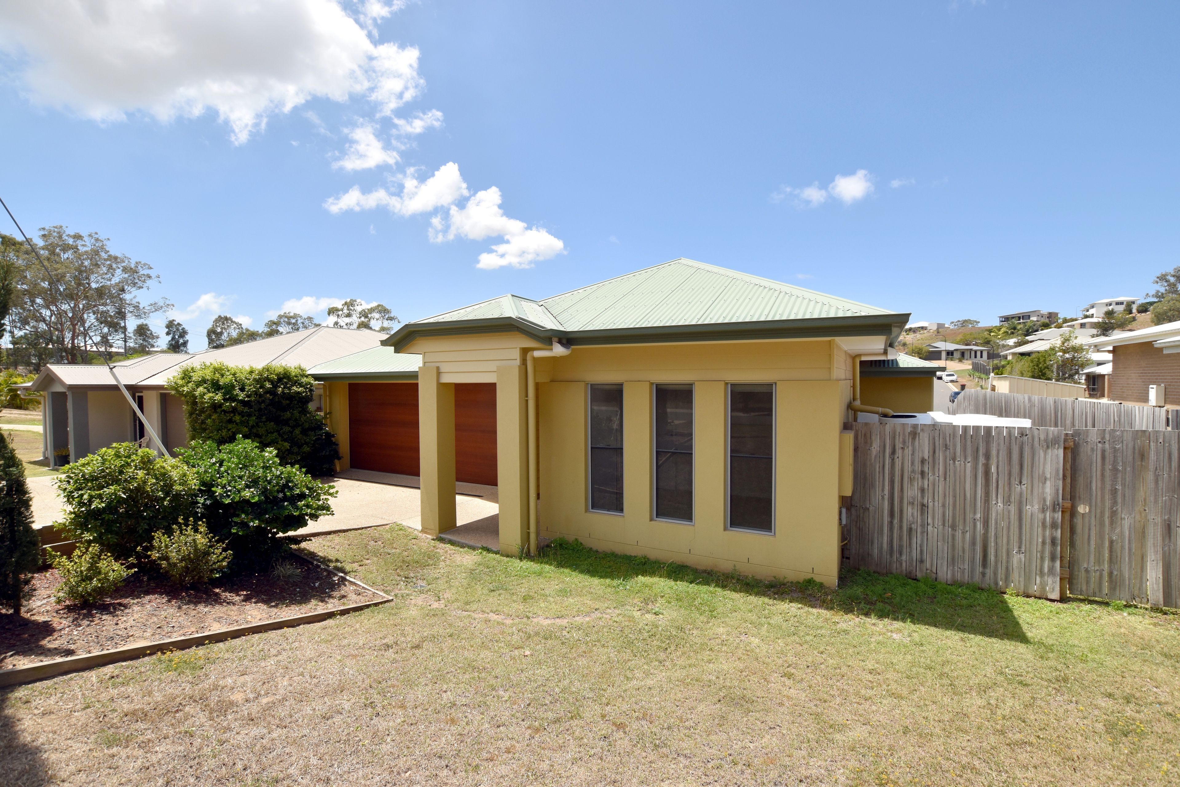 10 Oakdale Place, Kirkwood, QLD 4680