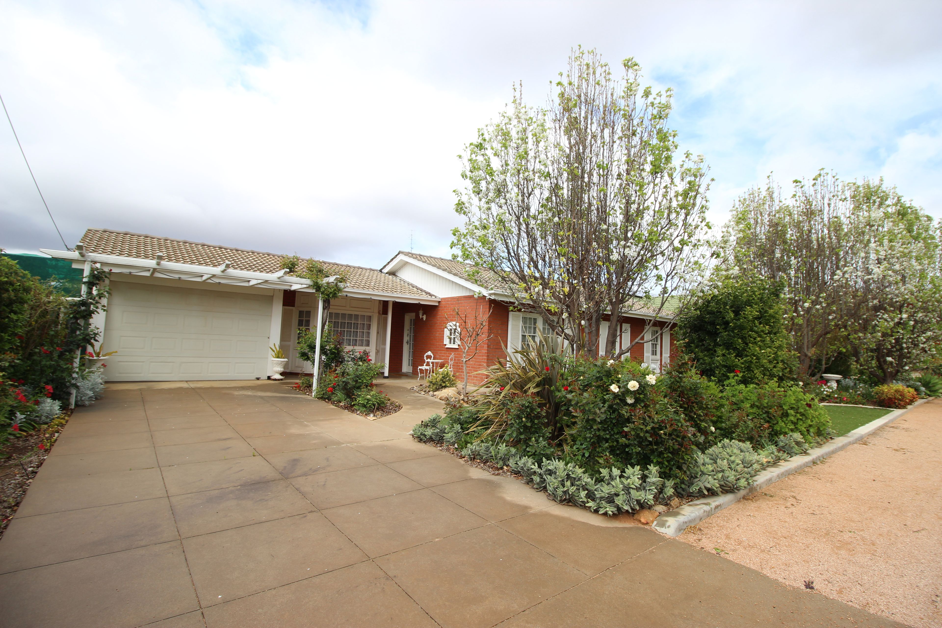 6 Dowling Street, Waikerie, SA 5330