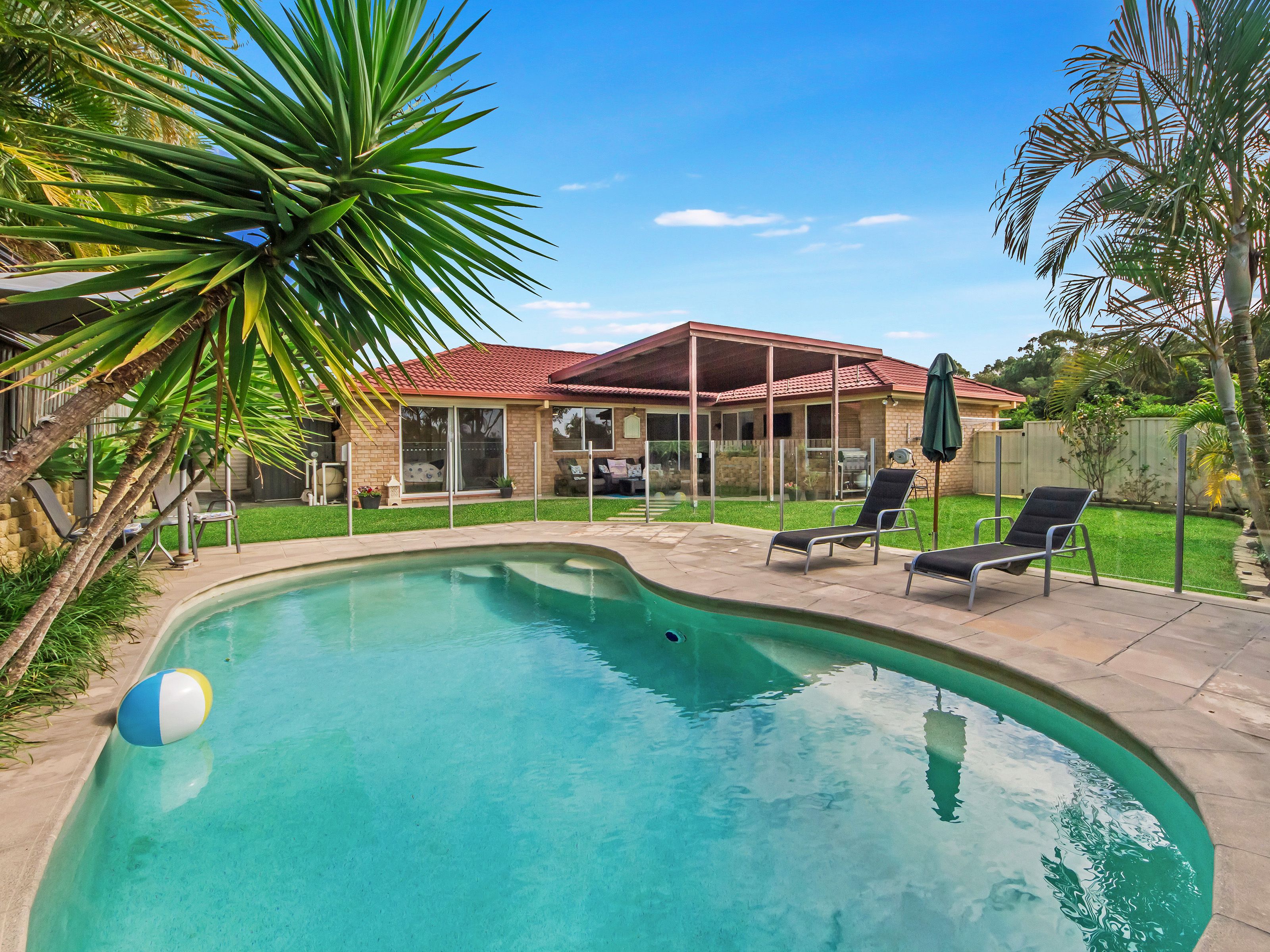 25 Galapagos Way, Pacific Pines, QLD 4211