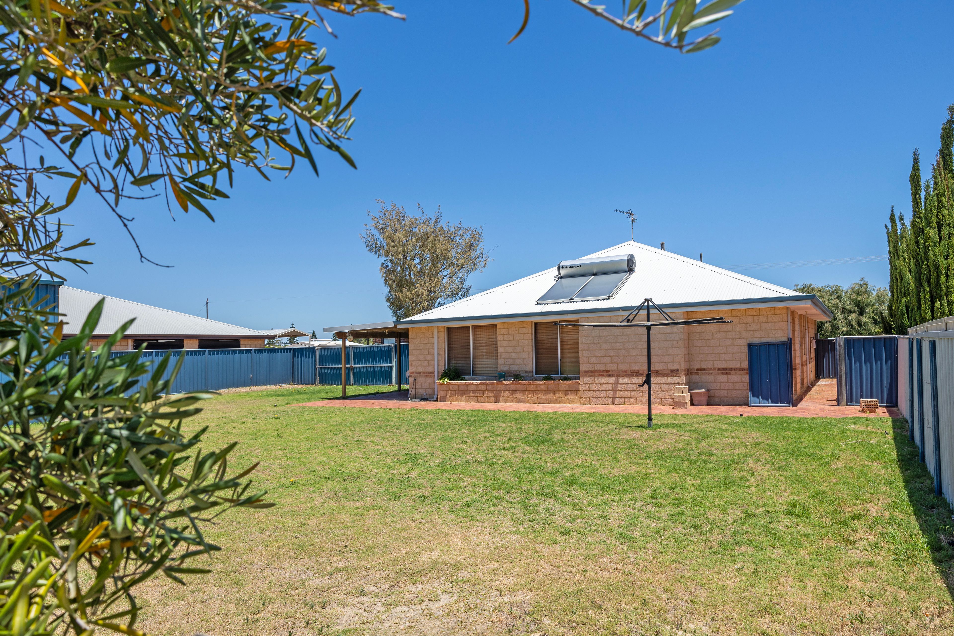 16 Aquilla Street, Jurien Bay, WA 6516