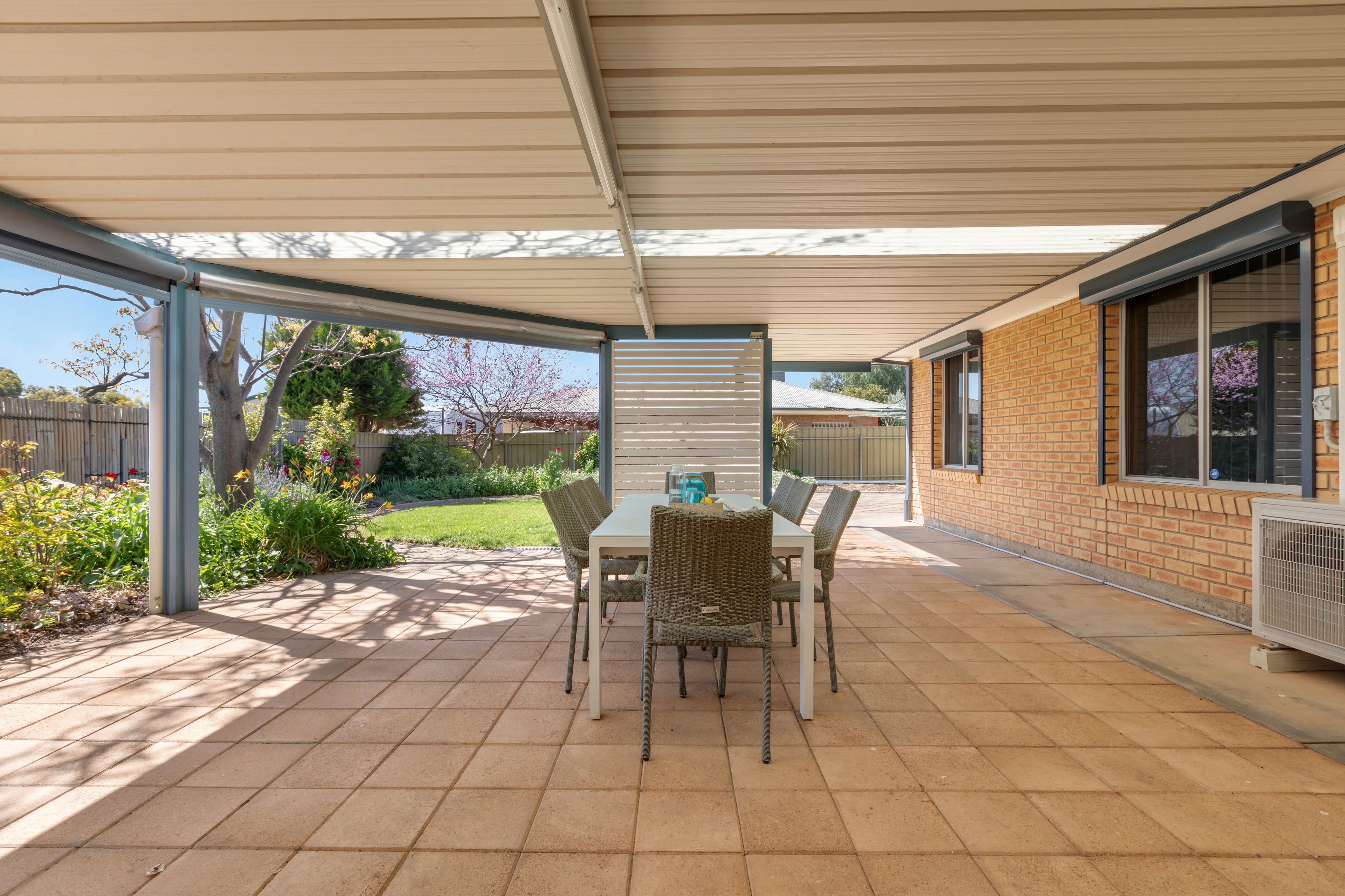 15 Cumbria Way — photo 25 of 28