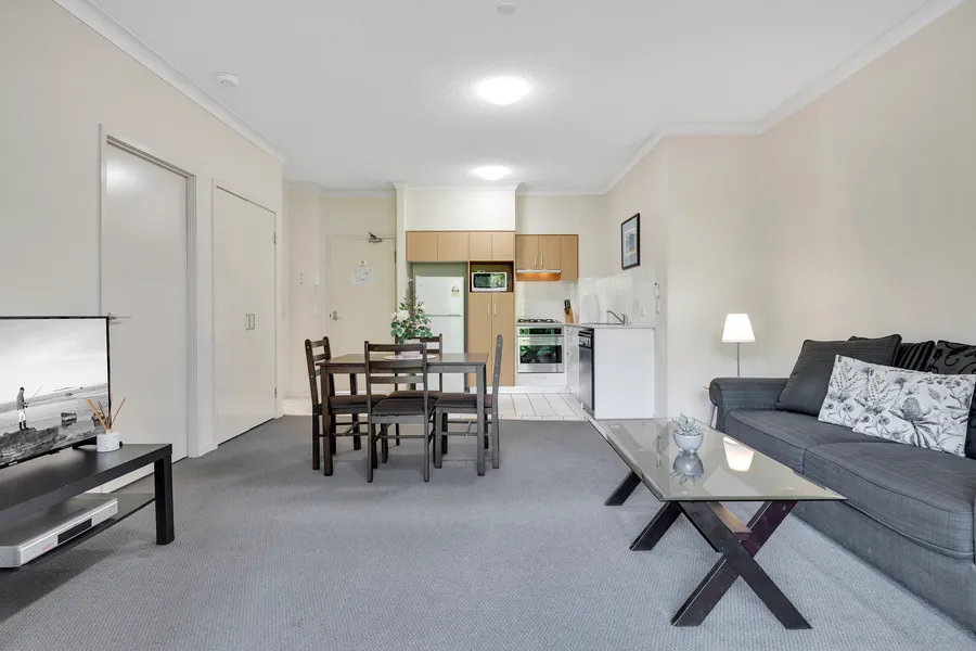 307/21 Patrick Lane, Toowong