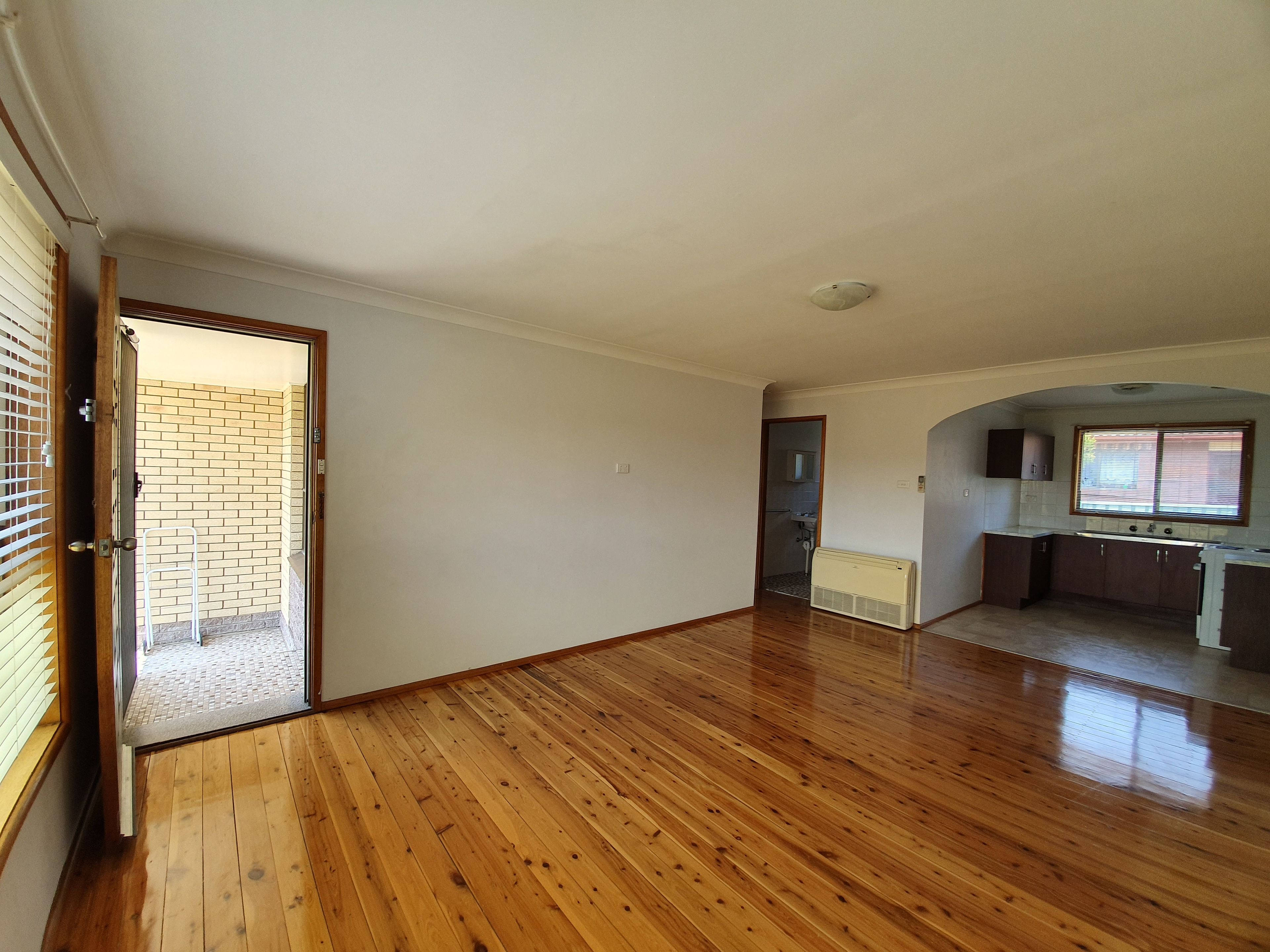 2/82 Barton Street, Oak Flats, NSW 2529