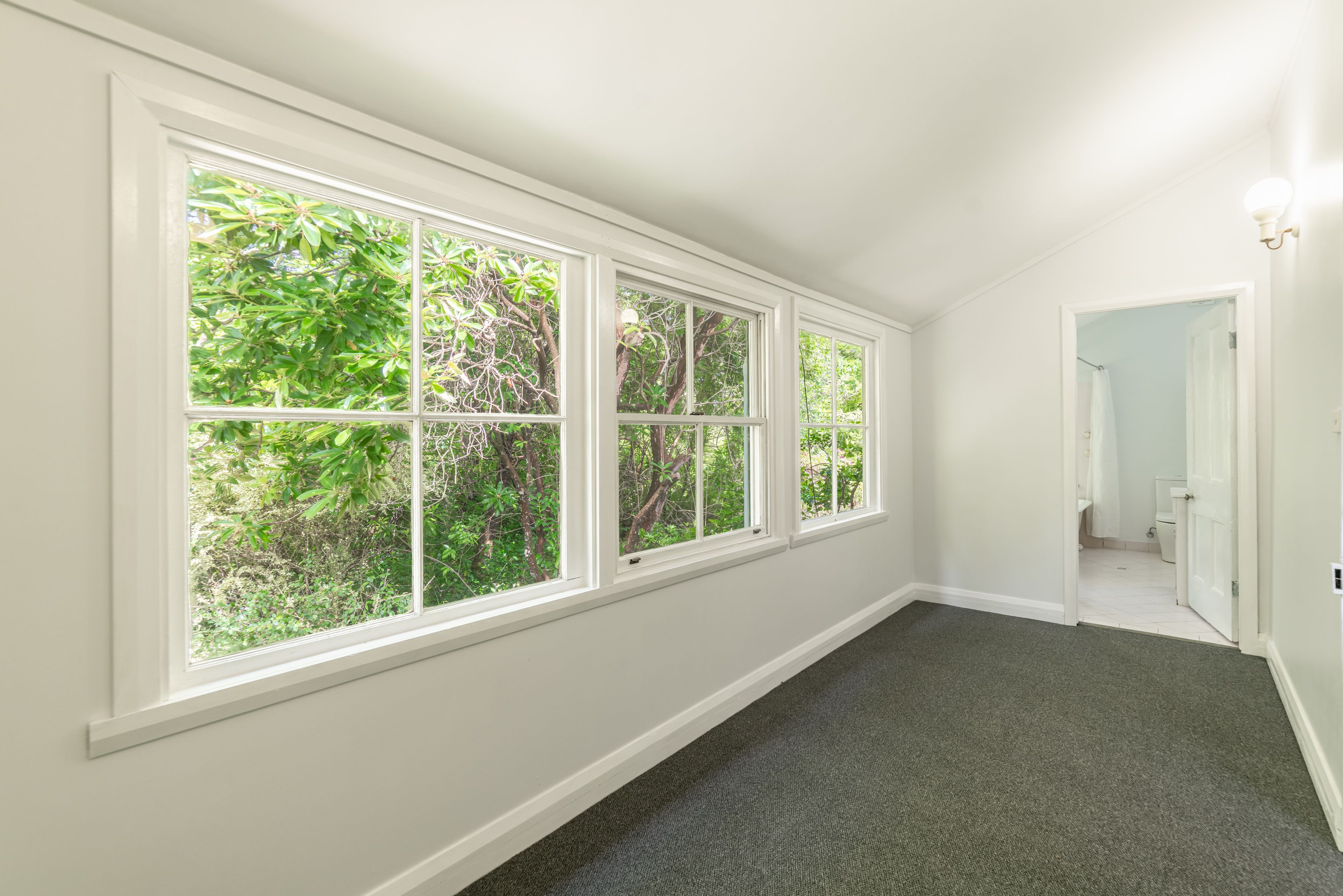 174a Evans Lookout Road — photo 6 of 9