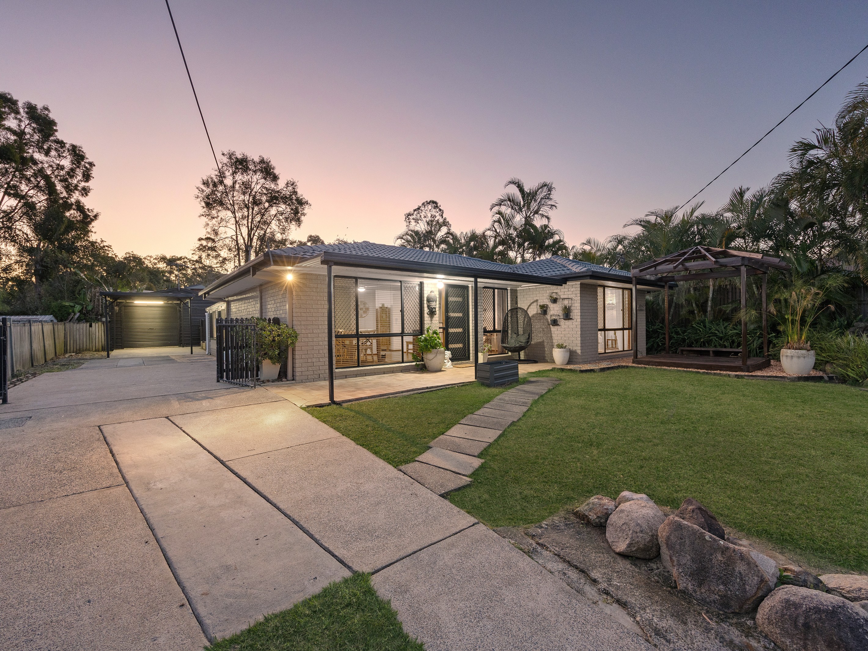 7 Woodland Crescent, Browns Plains, QLD 4118