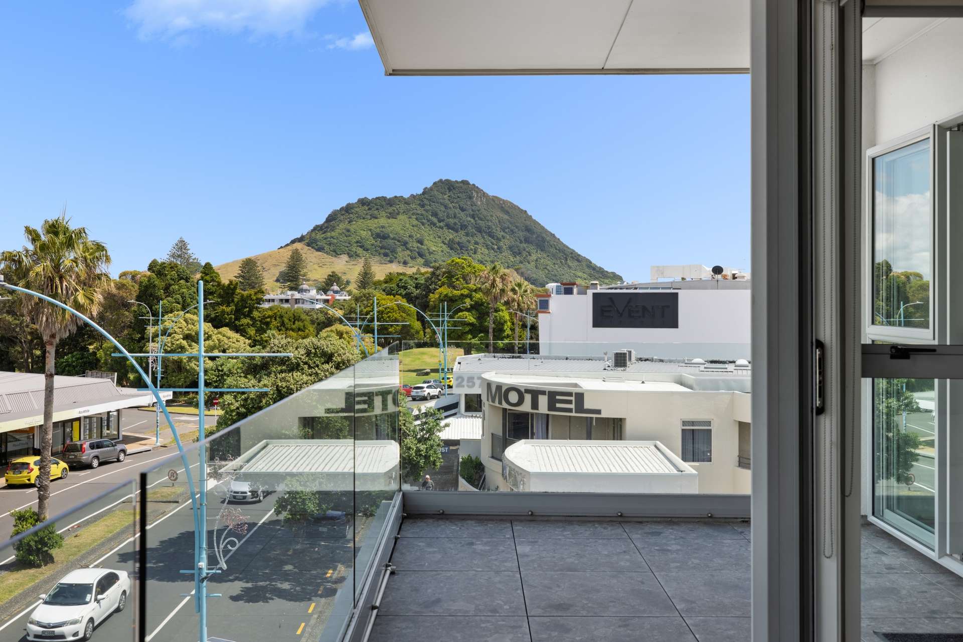 301/277 Maunganui Road photo 2