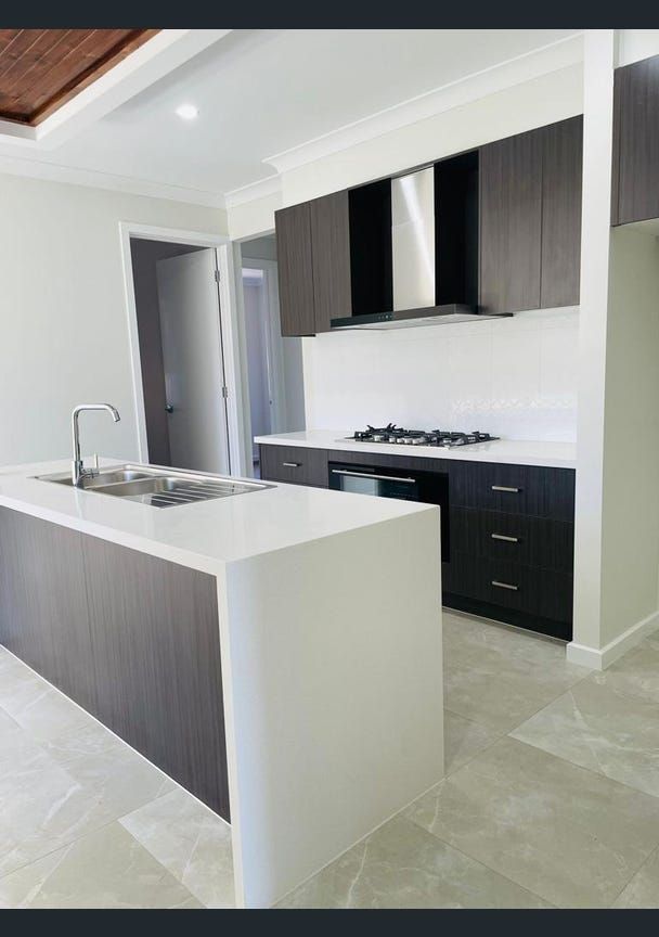 66 Presentation Boulevard — photo 3 of 10