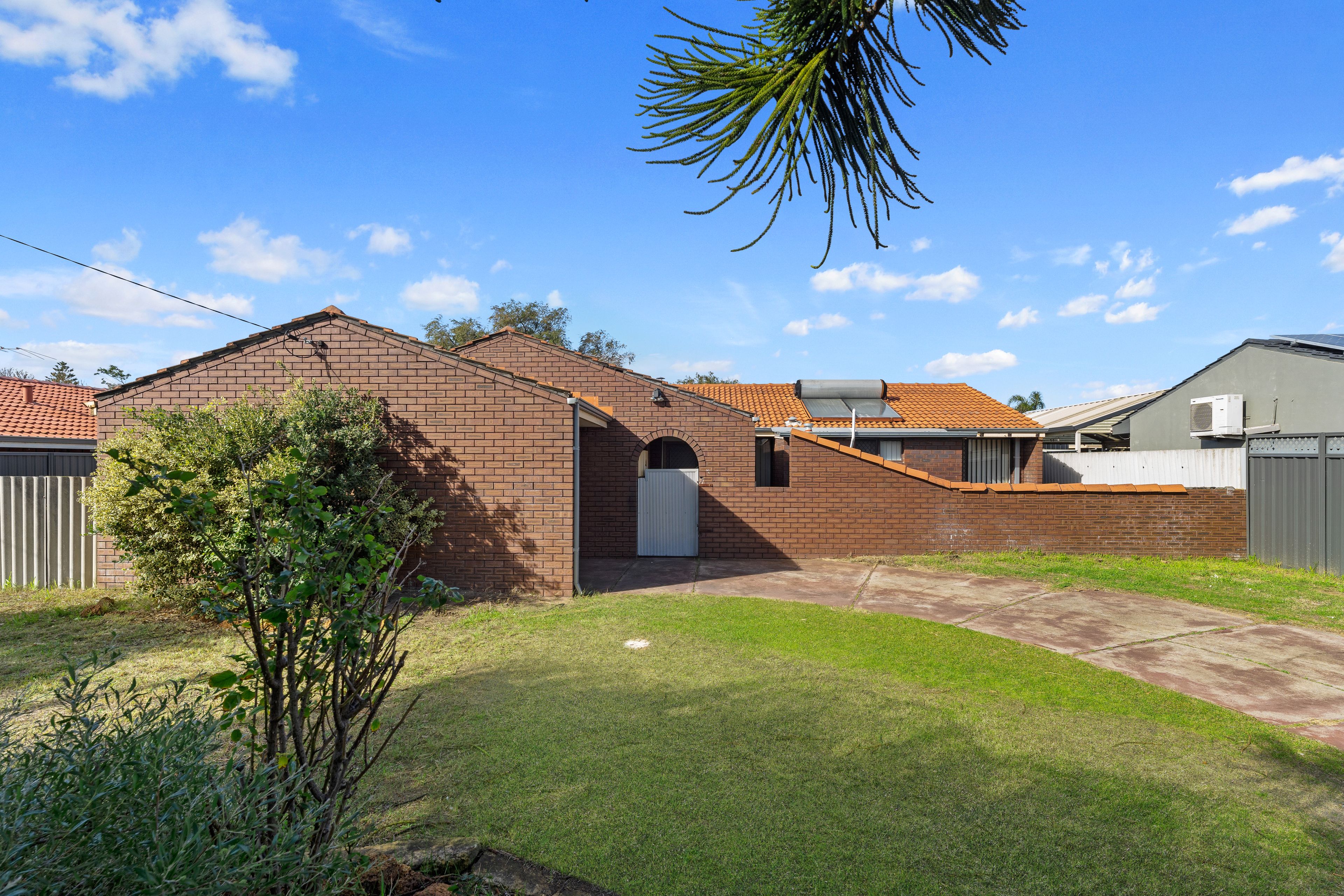 36 Cambridge Crescent, Cooloongup, WA 6168