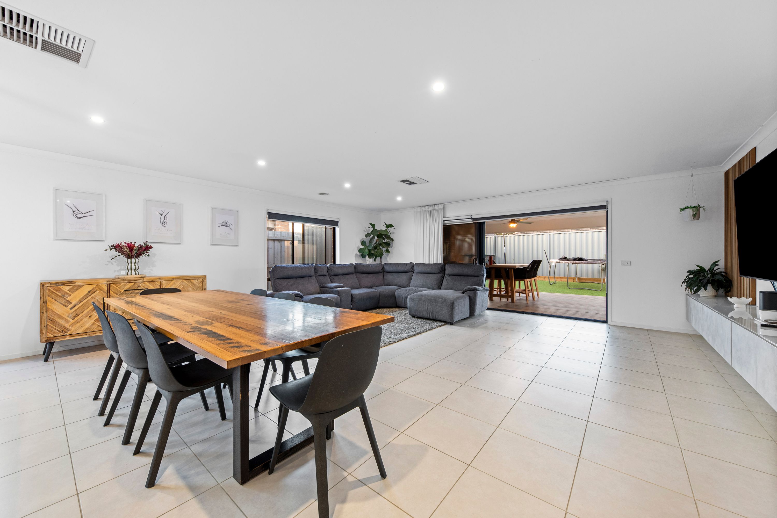 34 Joanne Way — photo 4 of 30