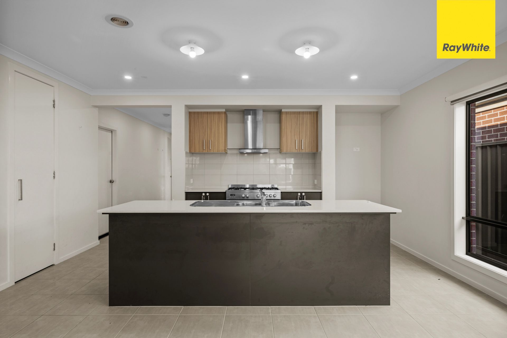 8 Letchworth Street — photo 9 of 13