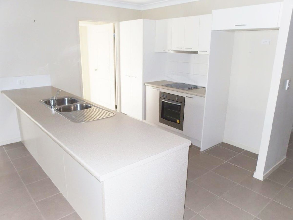 14 Apple Gum Avenue, Mount Low, QLD 4818