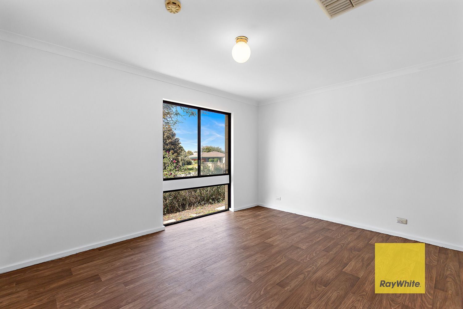 7 Irwin Close — photo 14 of 18