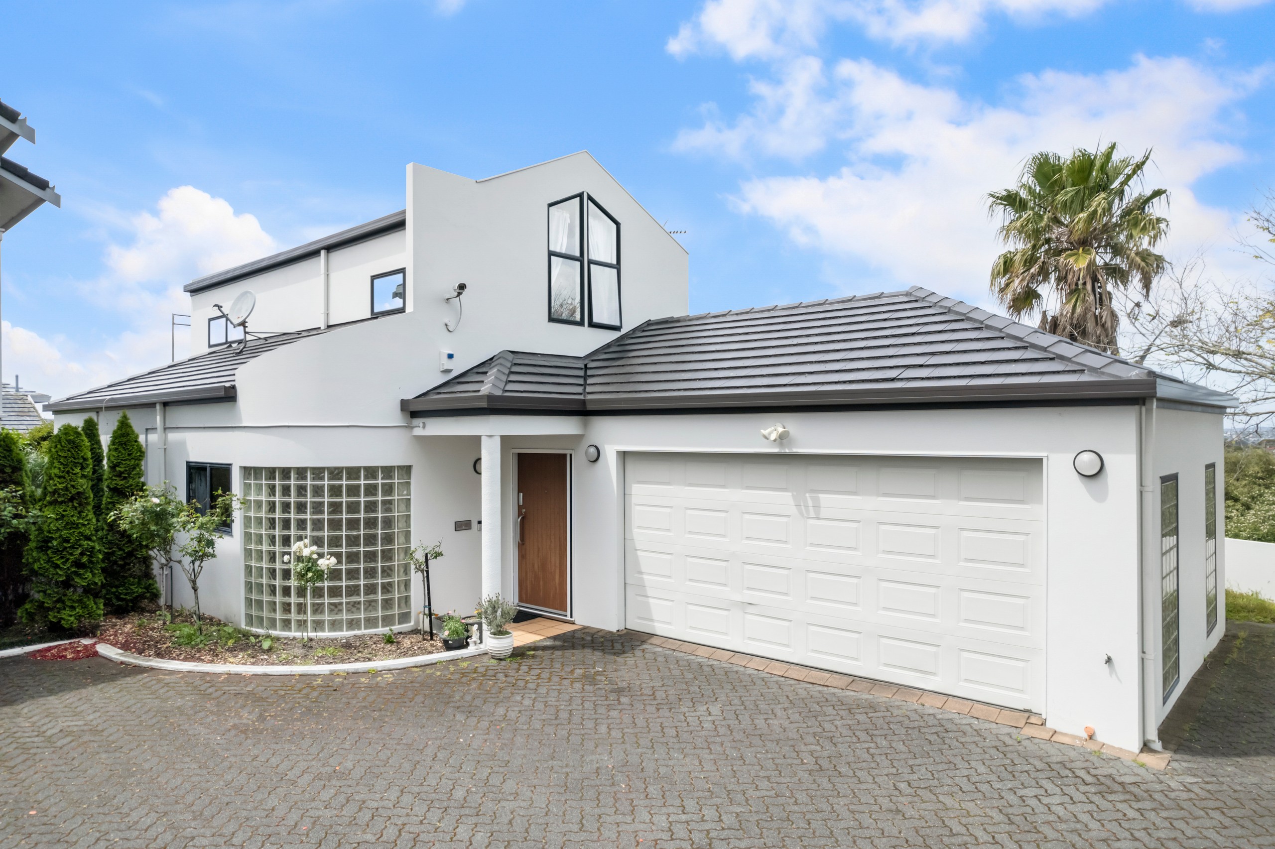 2/38 Luckens Road, West Harbour, Waitakere City