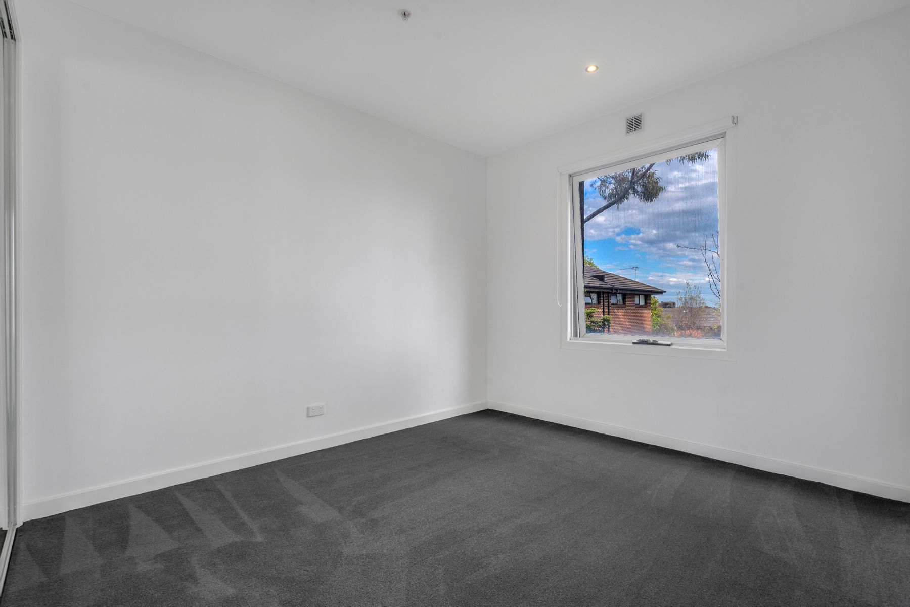 21/777 Bell Street — photo 10 of 16