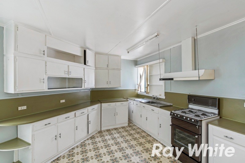 10 Johnson Drive, Ferntree Gully, VIC 3156