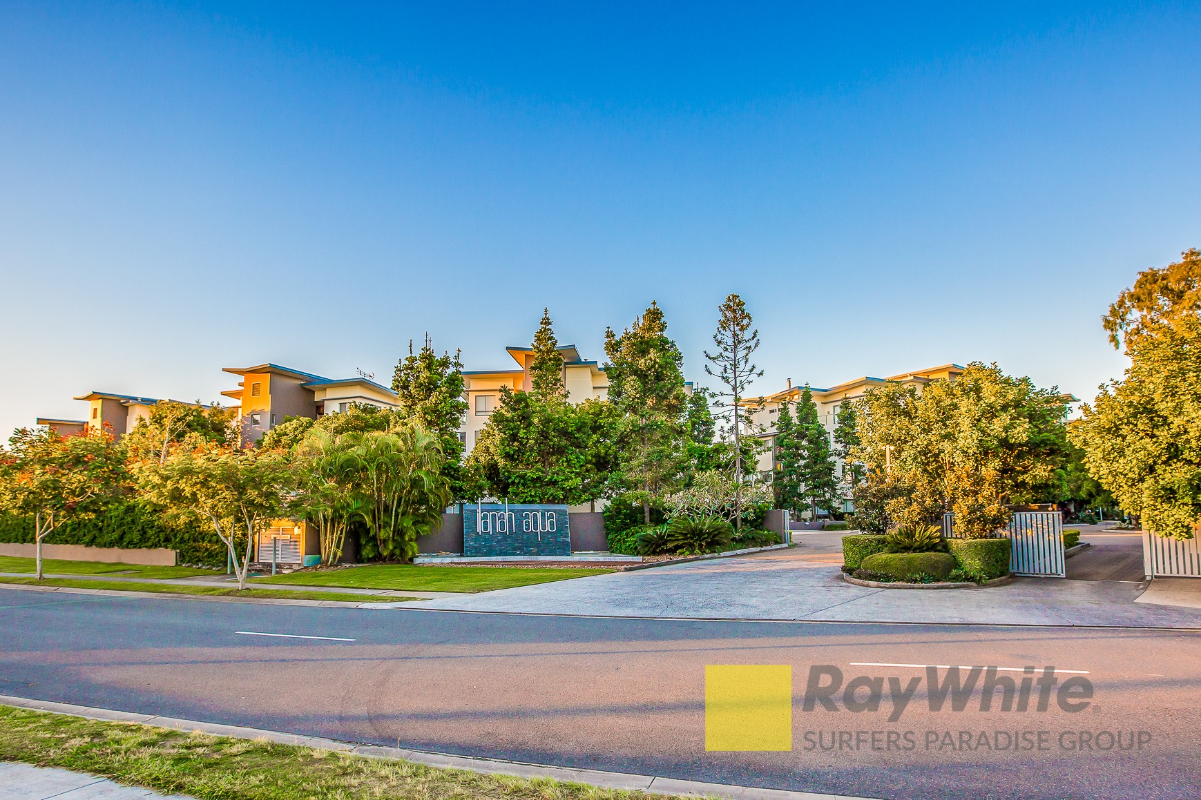 225/3 Pendraat Parade, Hope Island, QLD 4212