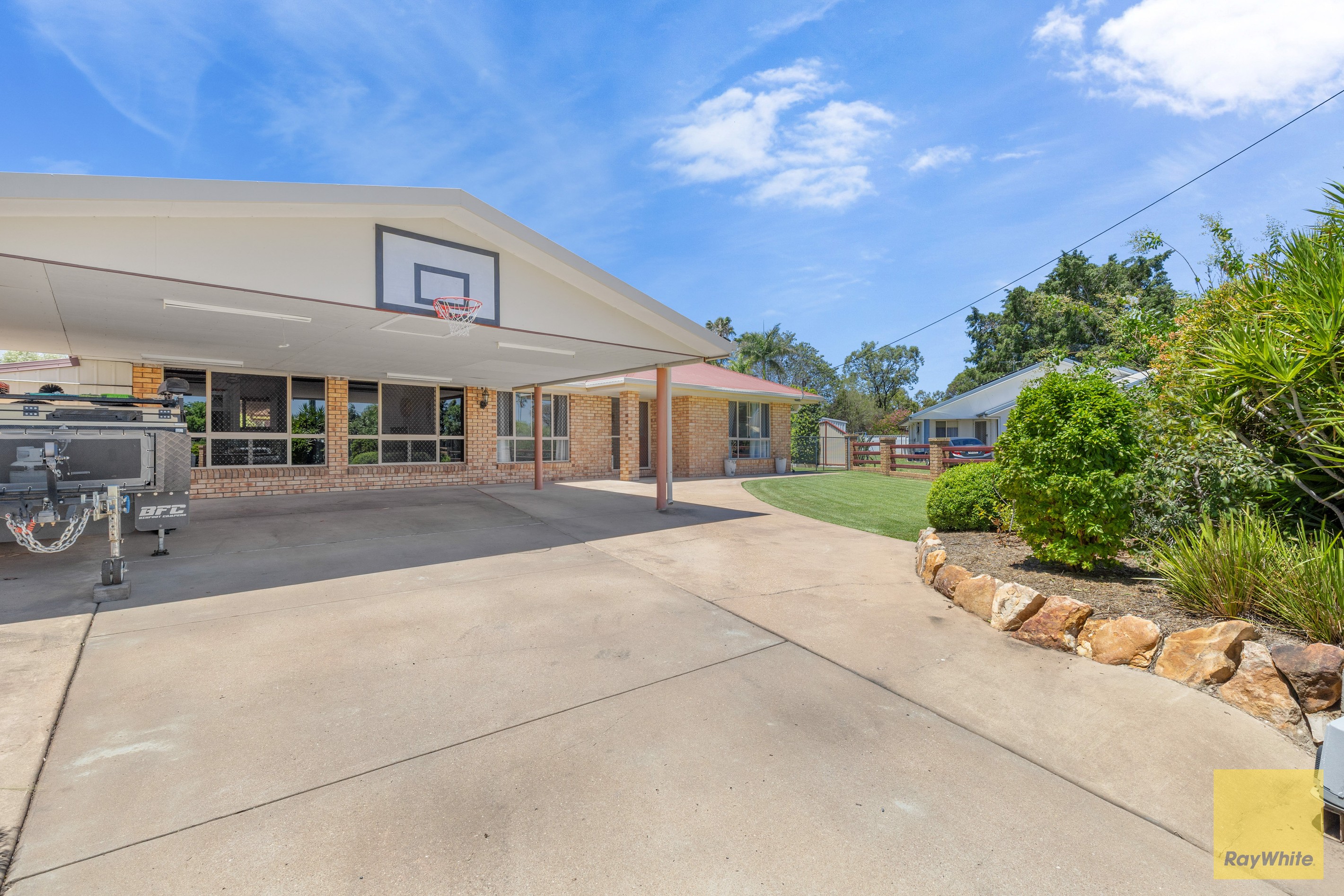 34 Cowan Crescent, Emerald, QLD 4720