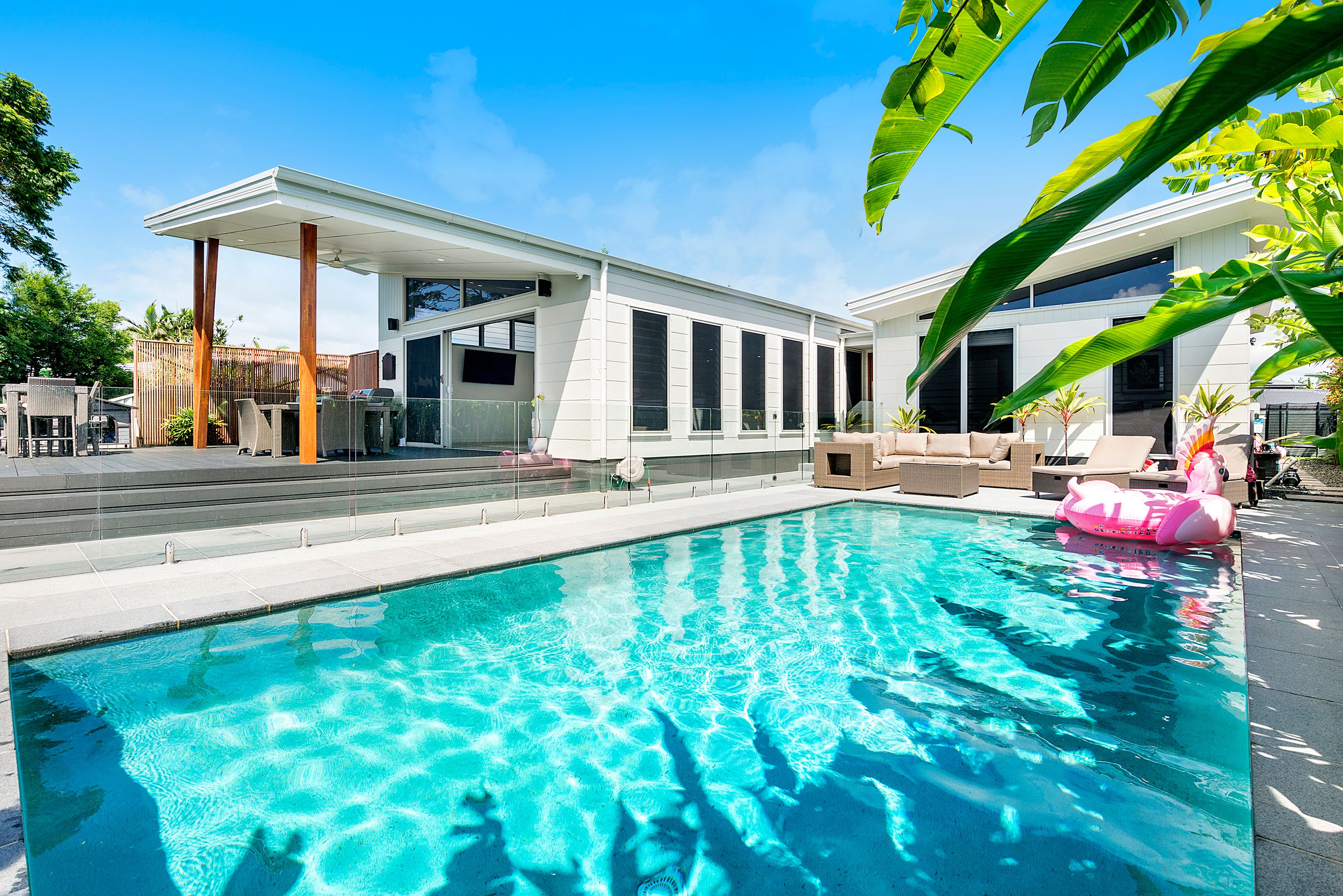 3 Nootka Court, Broadbeach Waters QLD 4218
