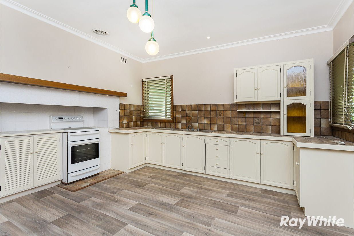 122 Neale Street, Flora Hill, VIC 3550