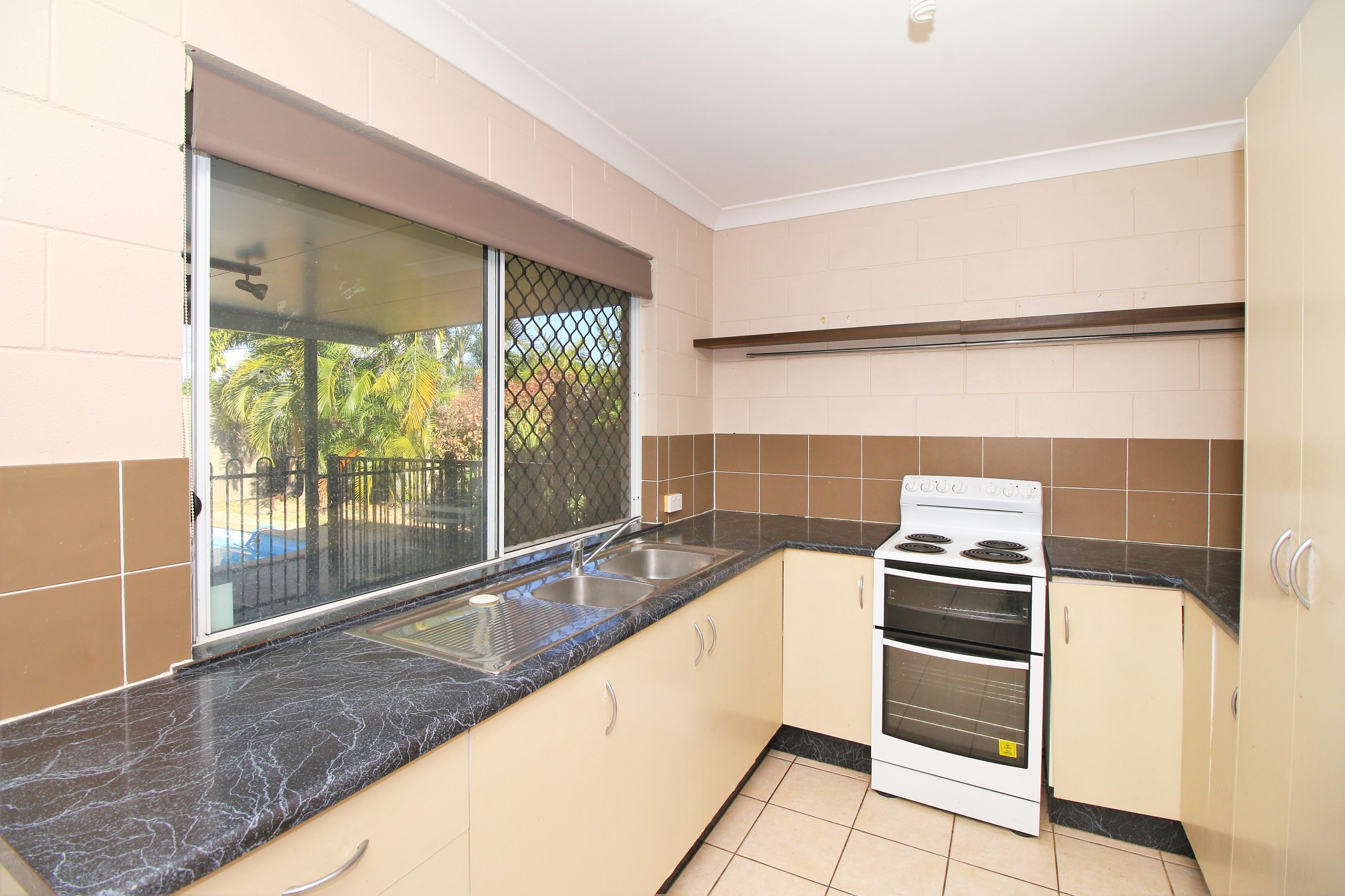 15 Spruce Street, Kirwan, QLD 4817