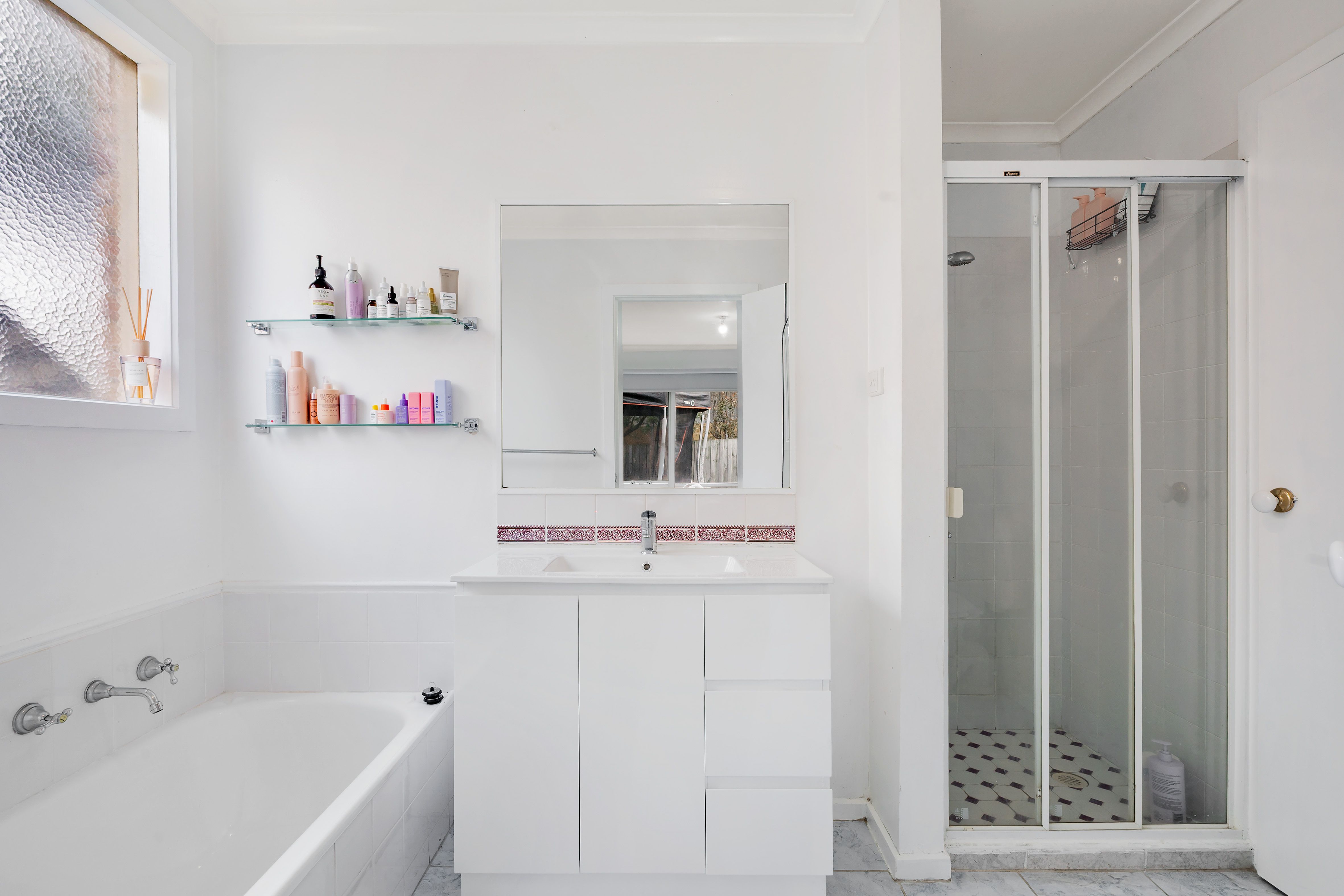 2/1 Rayhur Street — photo 8 of 10