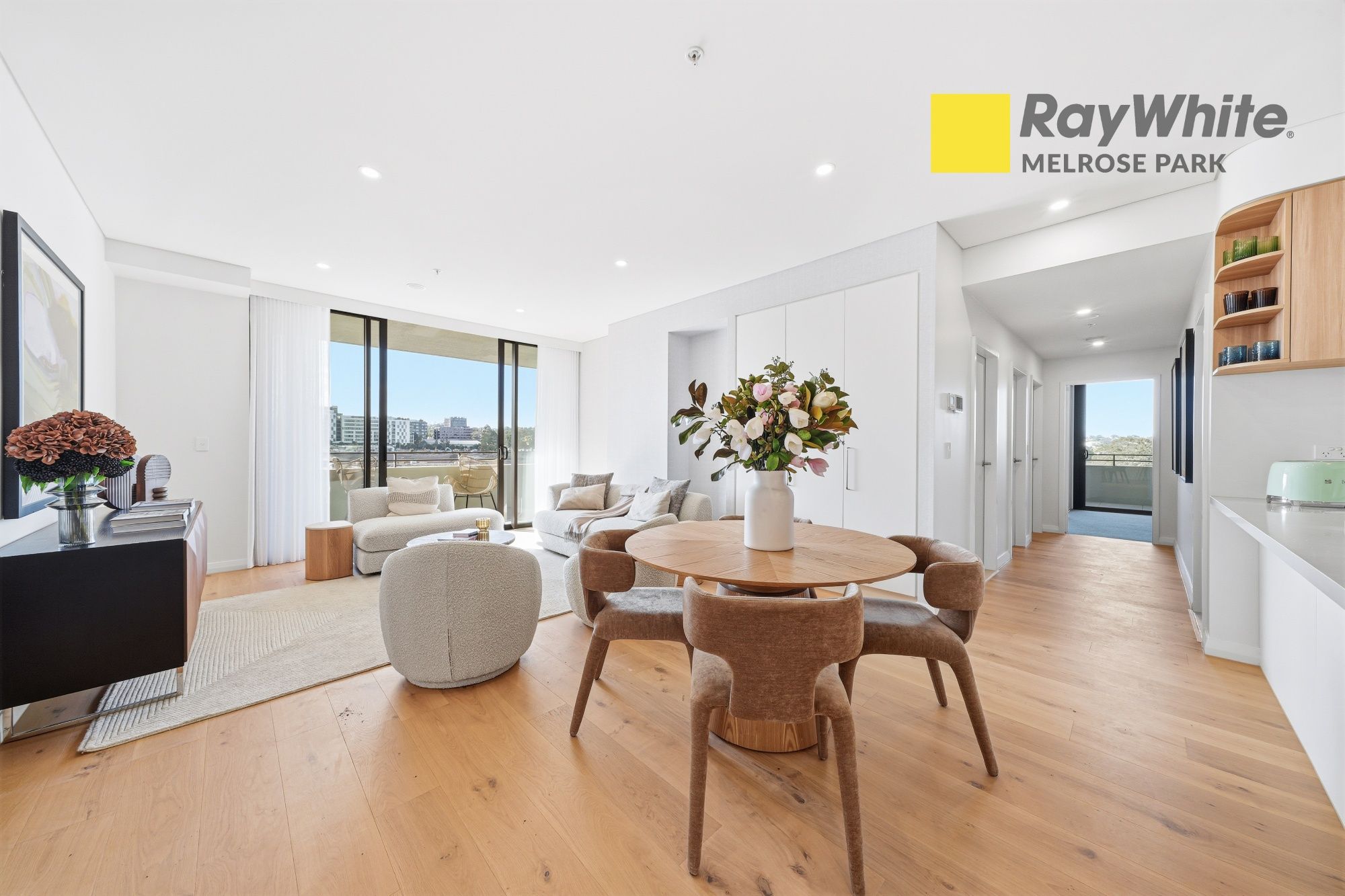 Brand NEW| Melrose Central| Luxury Living| Unbeatable Connectivity — photo 3 of 13
