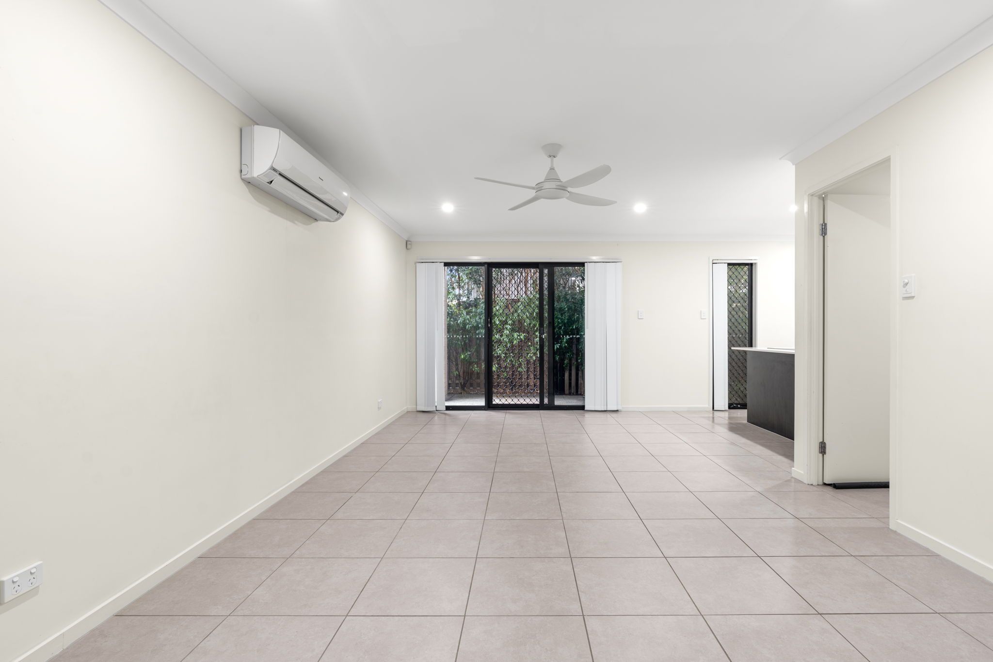 1/6 Carnarvon Avenue, Springfield Lakes, QLD 4300