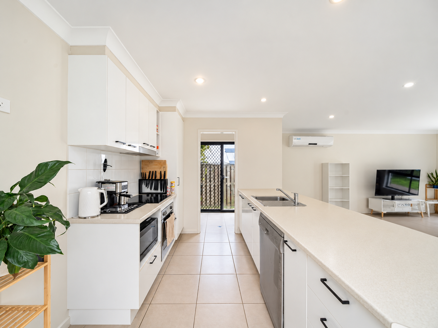 37 Bowerbird Crescent — photo 3 of 21