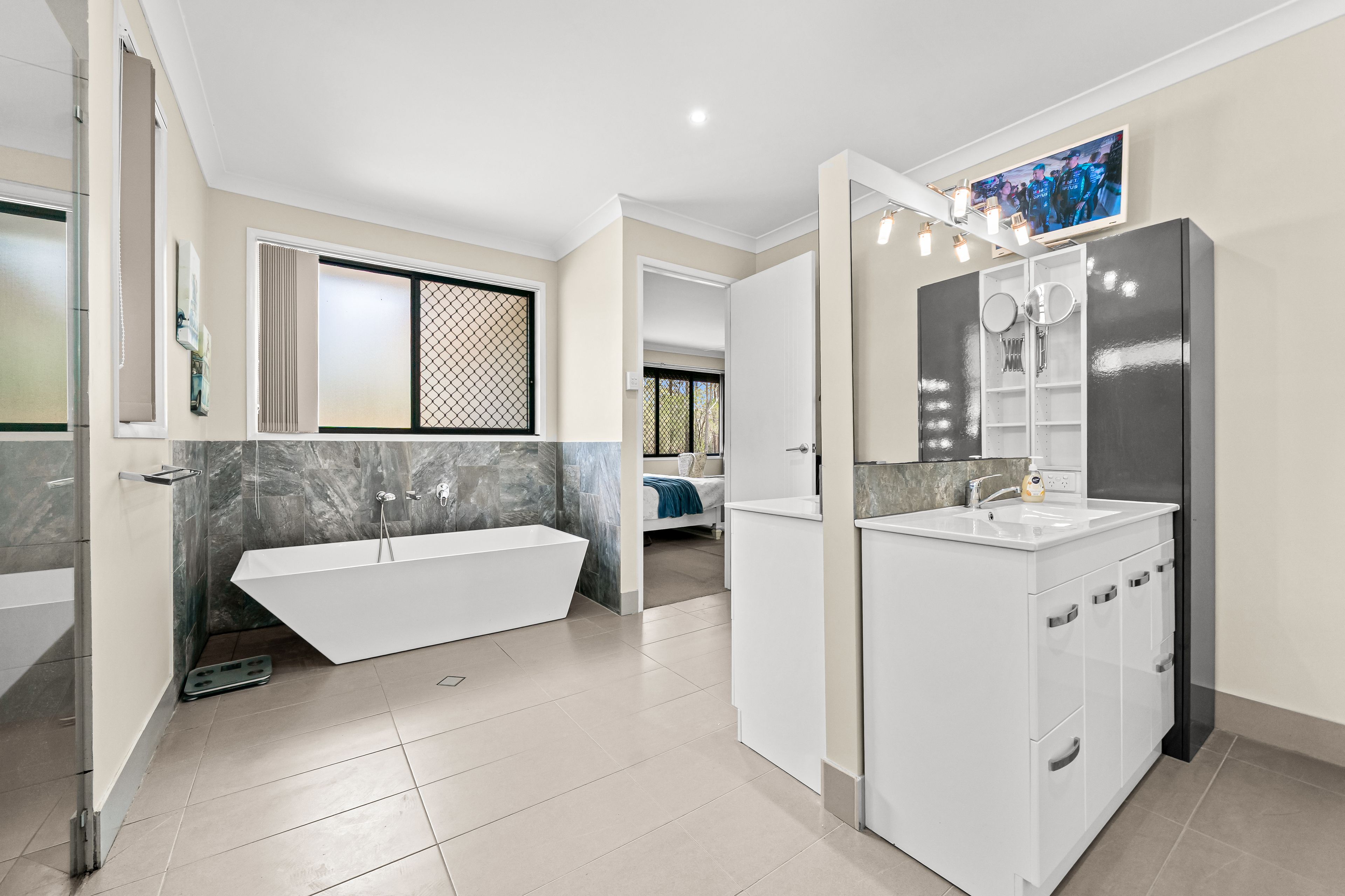 23-31 Andall Road — photo 15 of 30