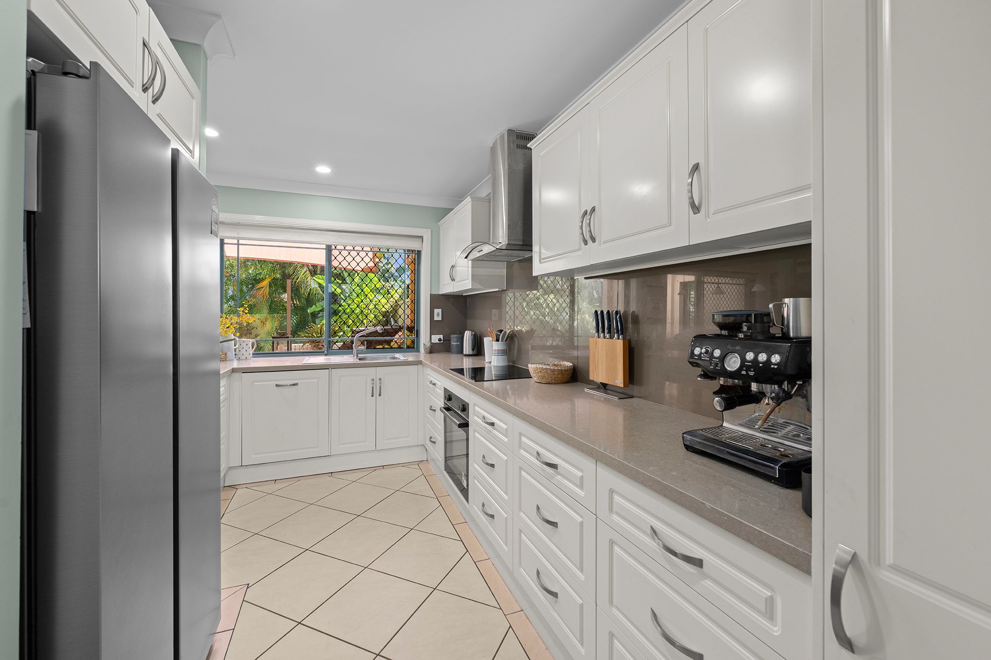 2/129 Bayview Street — photo 3 of 15