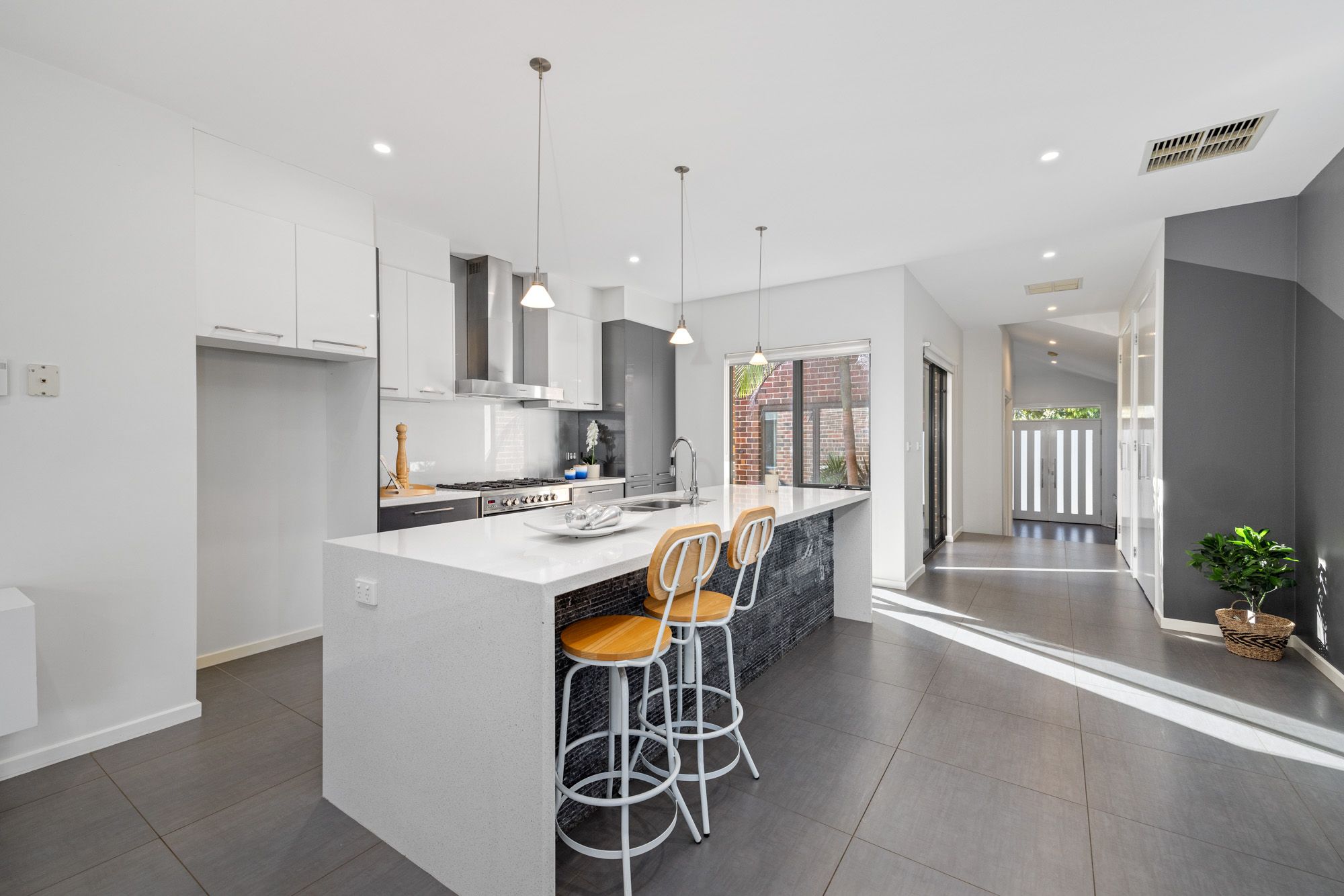26 Broadwater Street, MANOR LAKES, VIC 3024