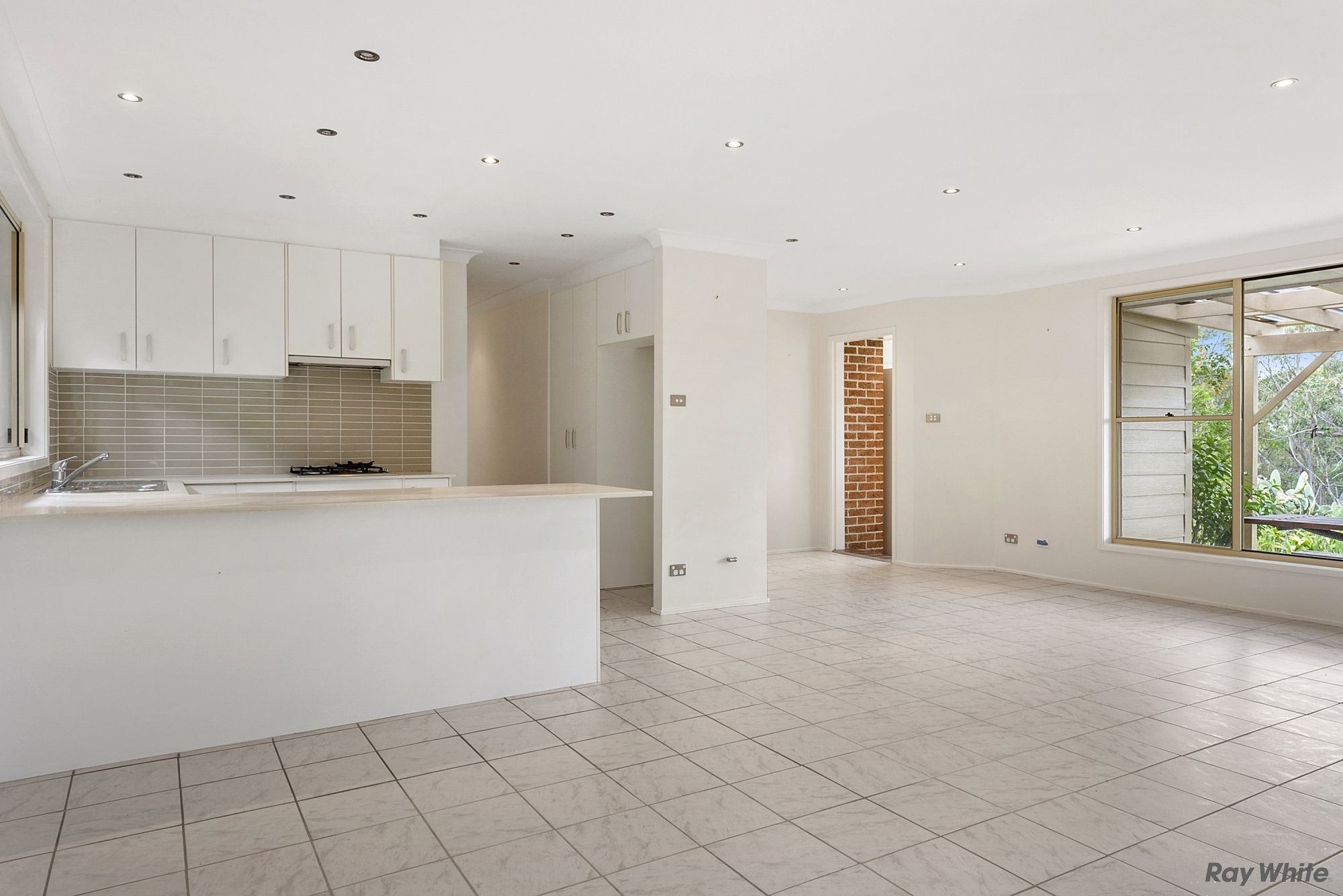 2/18 Grey Gum Road, Mount Colah, NSW 2079