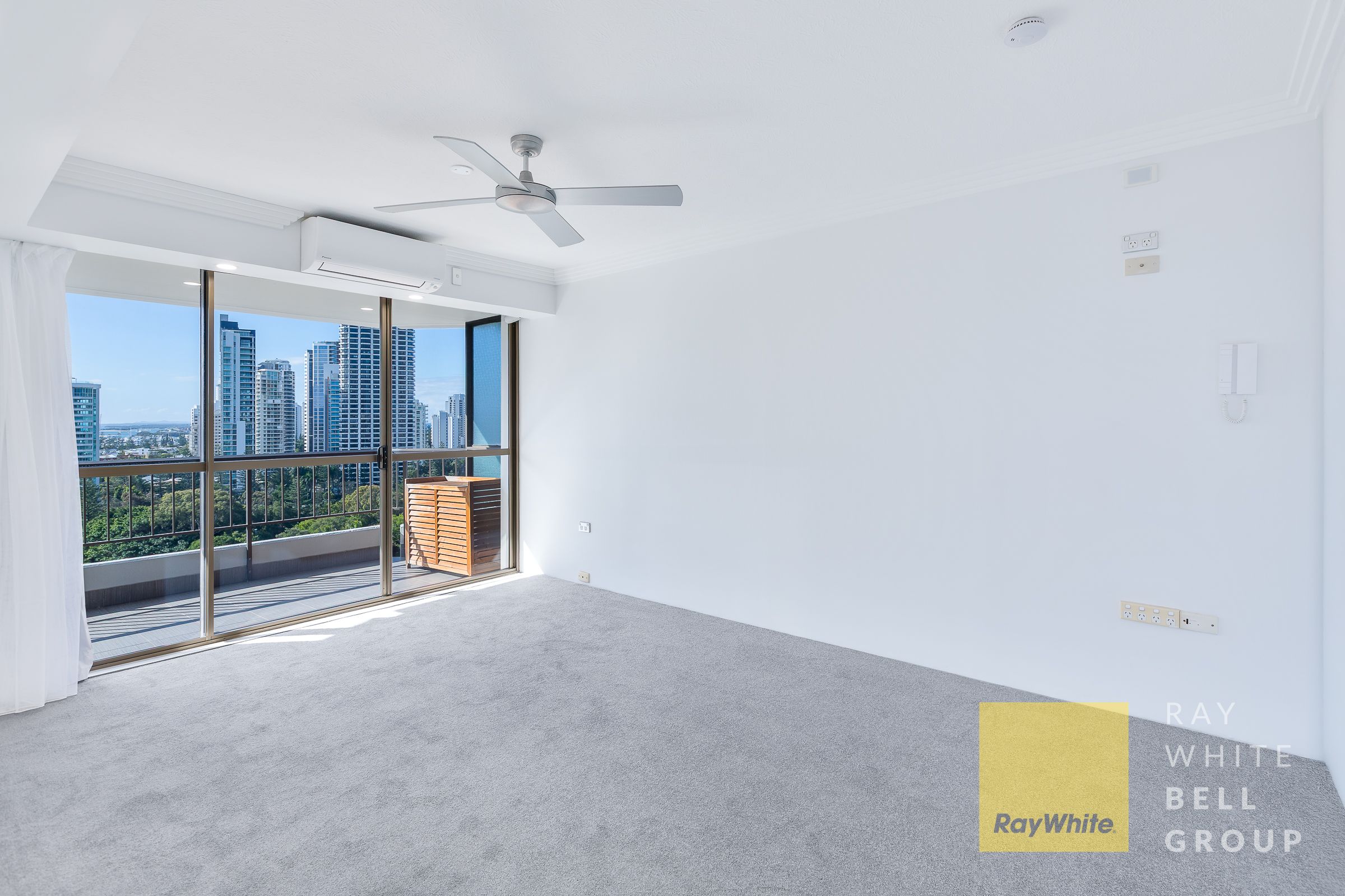 63/18 Commodore Drive — photo 9 of 26