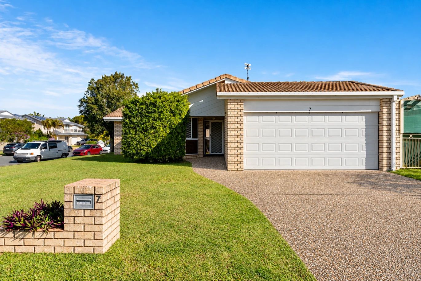 7 Saffron Street — photo 15 of 19