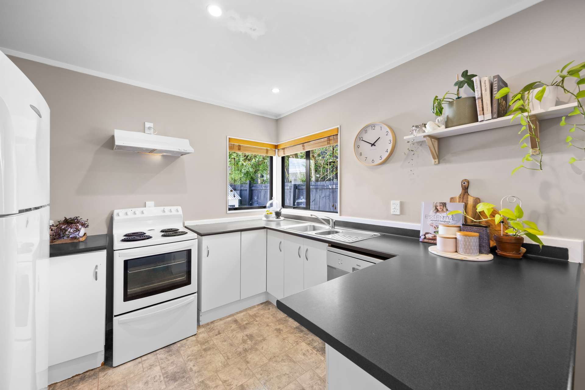 18C Mangos Place photo 2