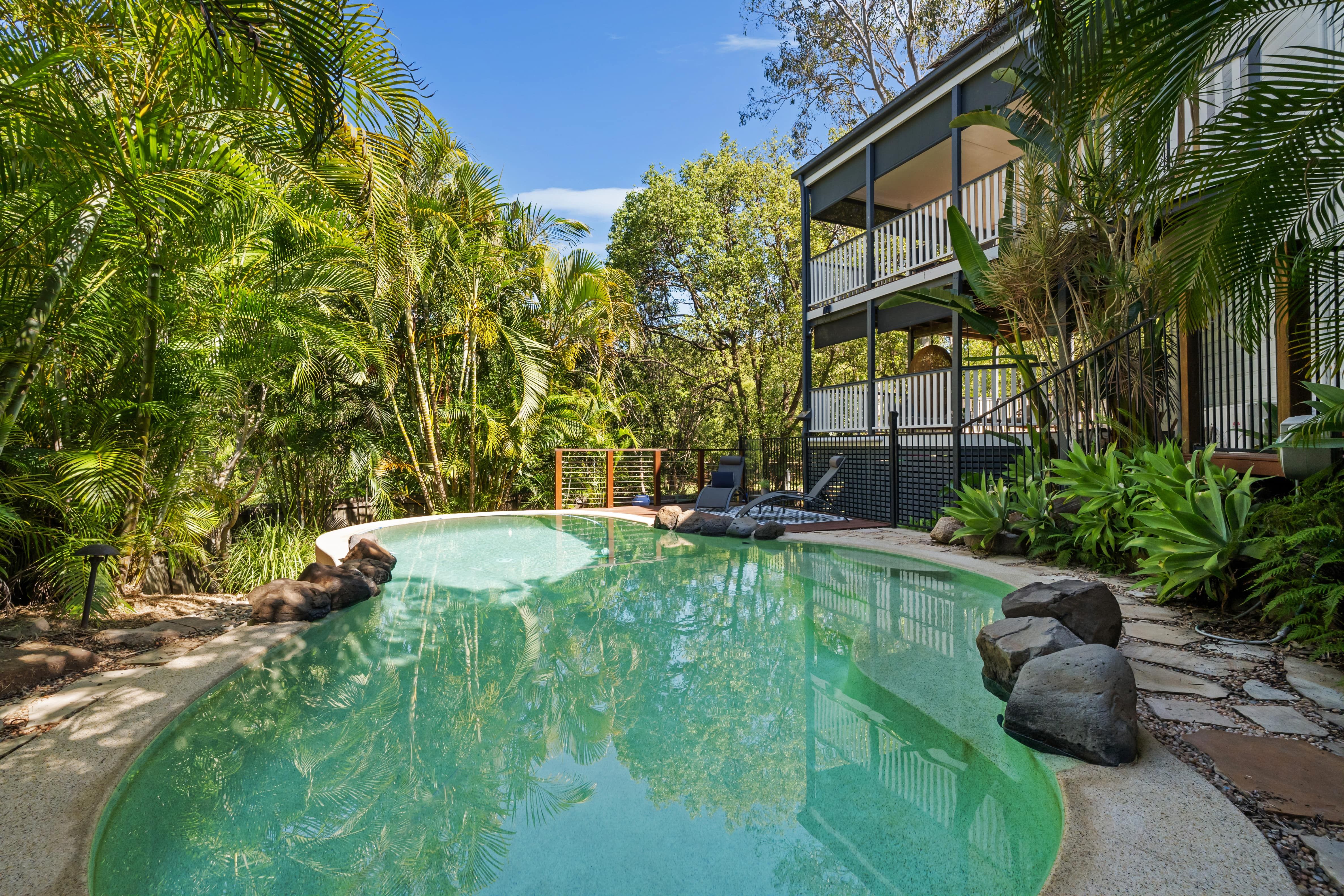 5 Loftus Place