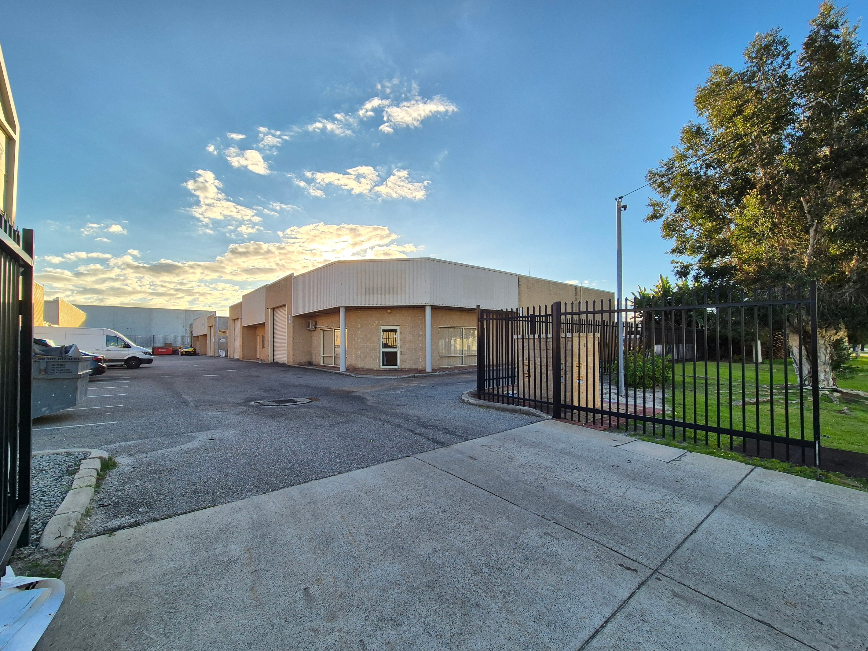 1/11 Oxleigh Drive, Malaga, WA 6090