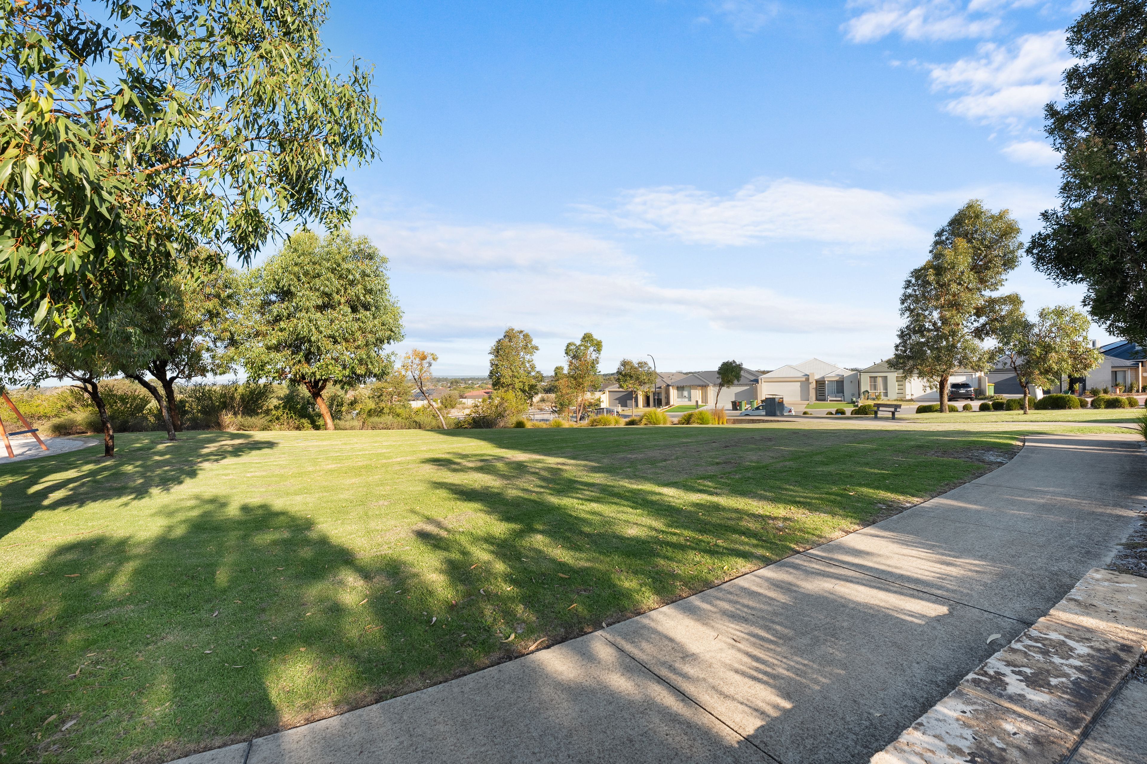 31 Lewisham Vista, Success, WA 6164