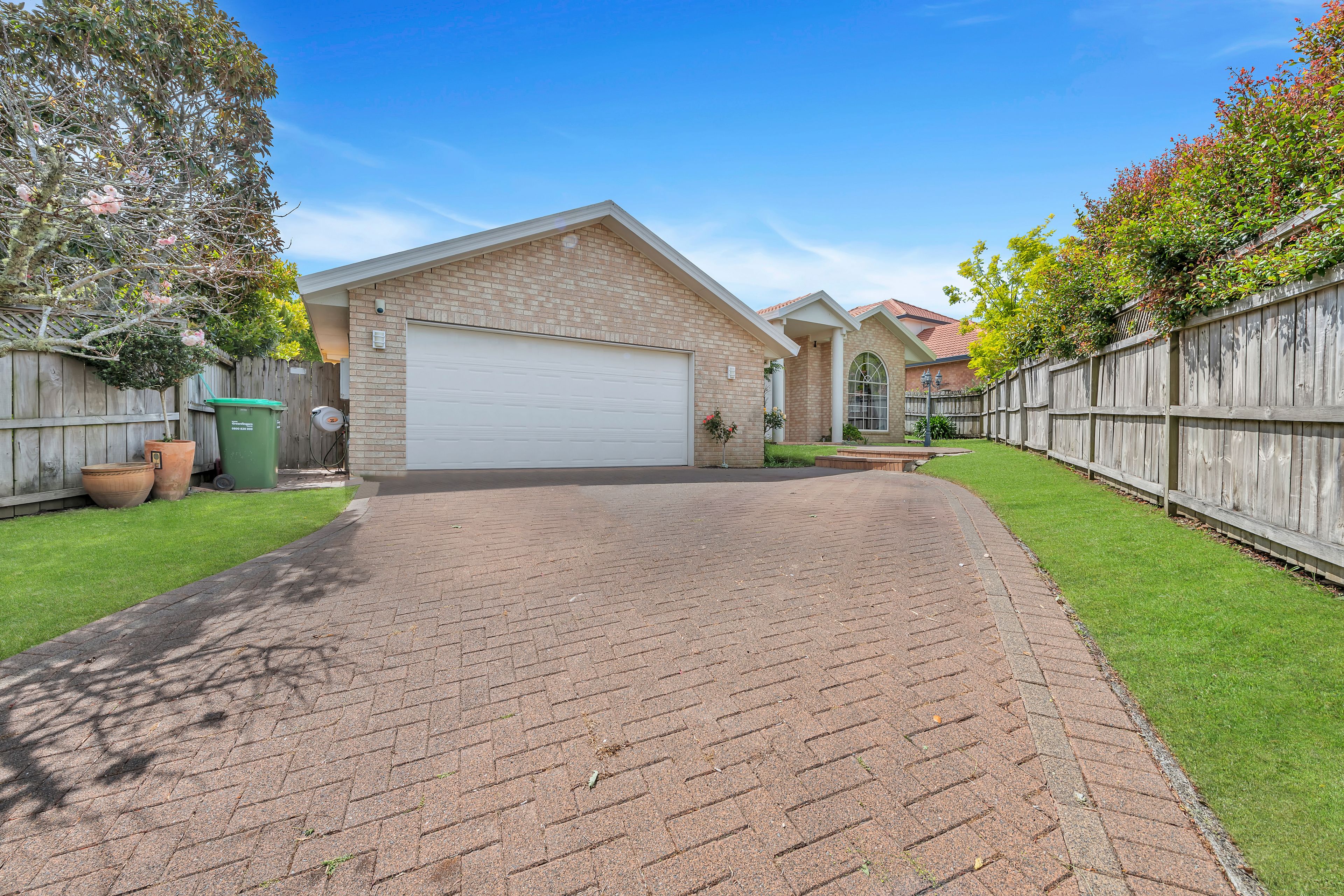 11 Sandalwood Place, Somerville, Manukau City