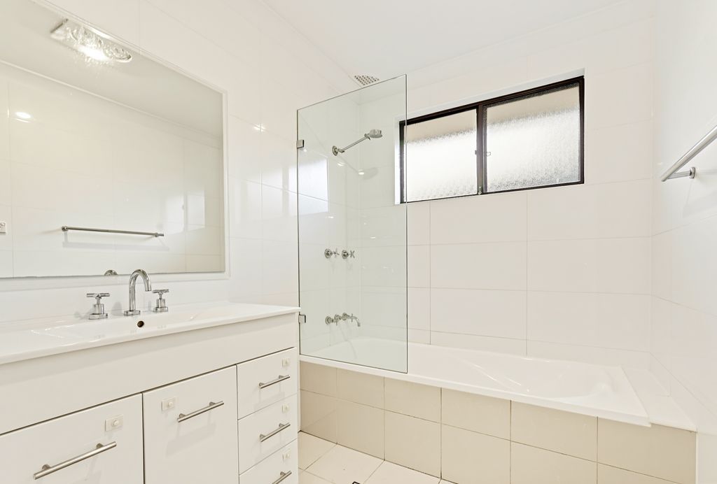 217 Banks Drive — photo 7 of 8