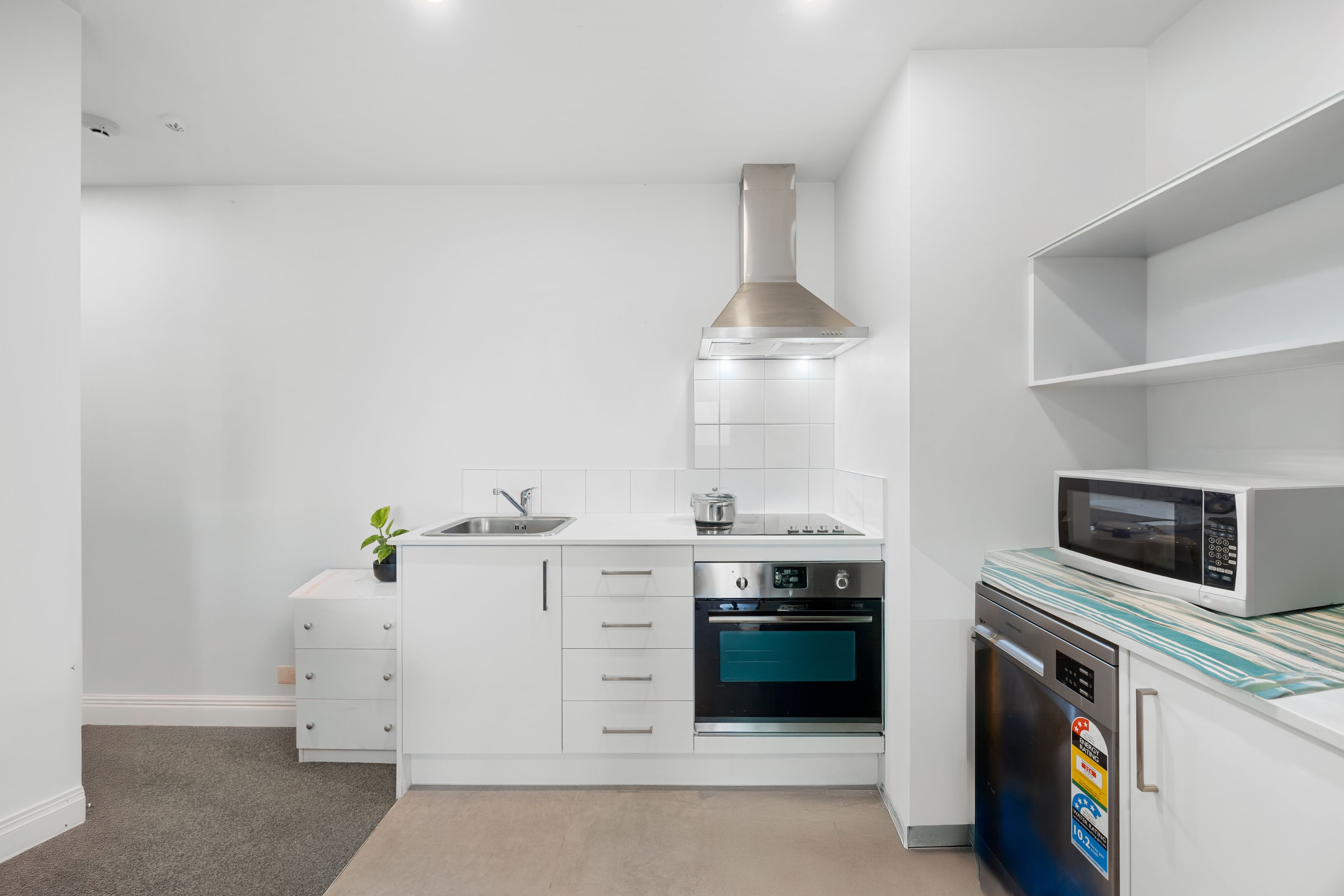 G02/28C Eileen Newey Place, Henderson, Waitakere City