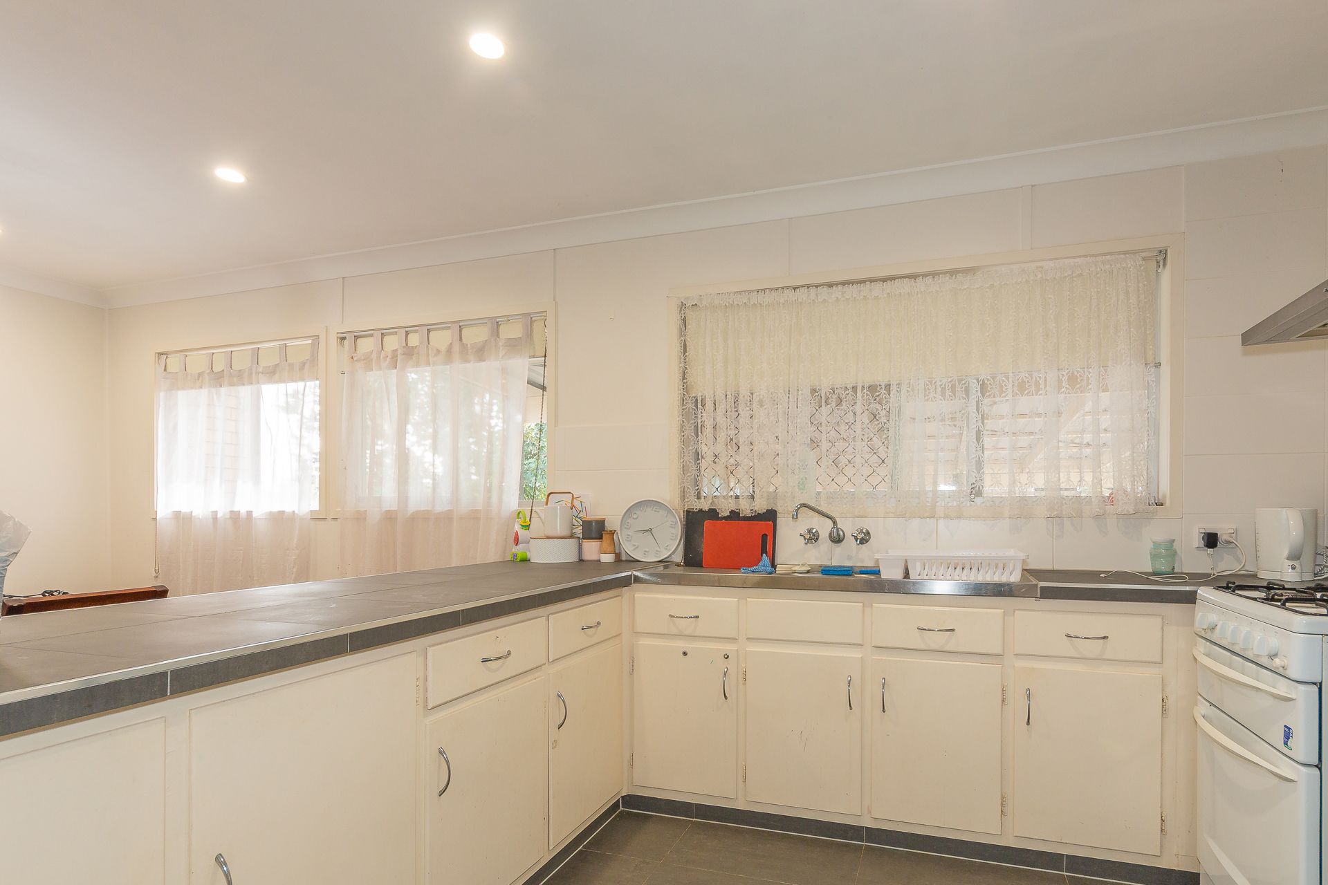 6 Wallace Street, Redcliffe, QLD 4020