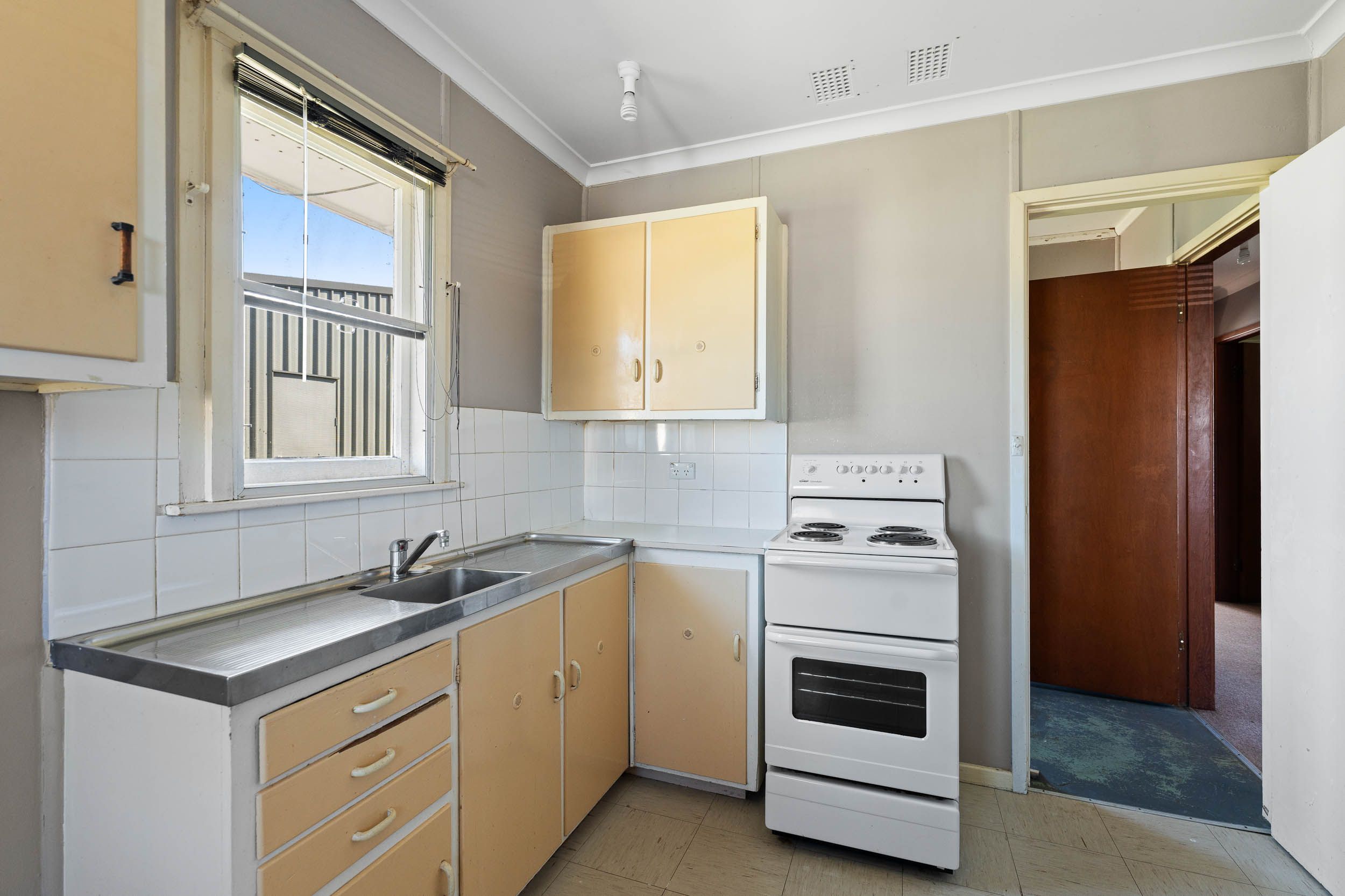 10 Brayton Road — photo 3 of 8