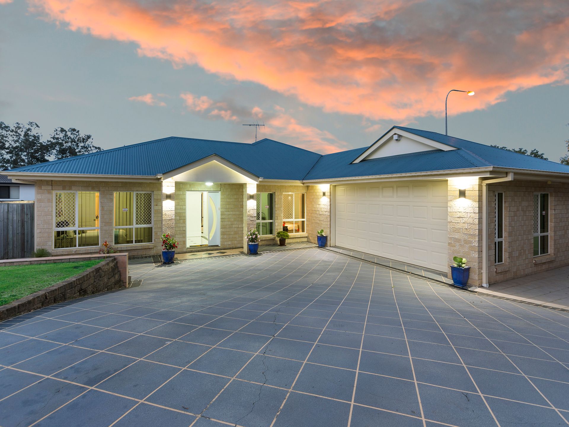 10 May Close, Kuraby, QLD 4112